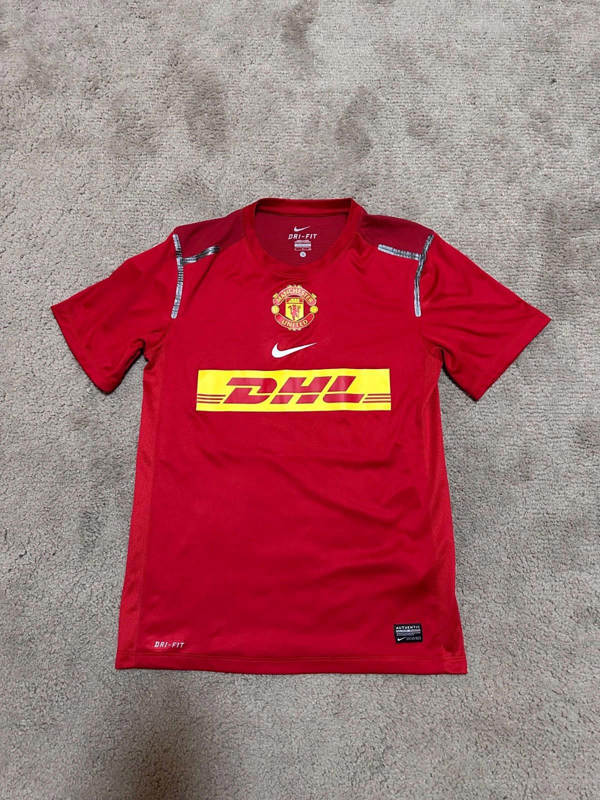 Nike MANCHESTER UNITED 2013/14 PREMATCH TRAINING FOOTBALL SHIRT Size US XL / EU 56 / 4 - 1 Thumbnail