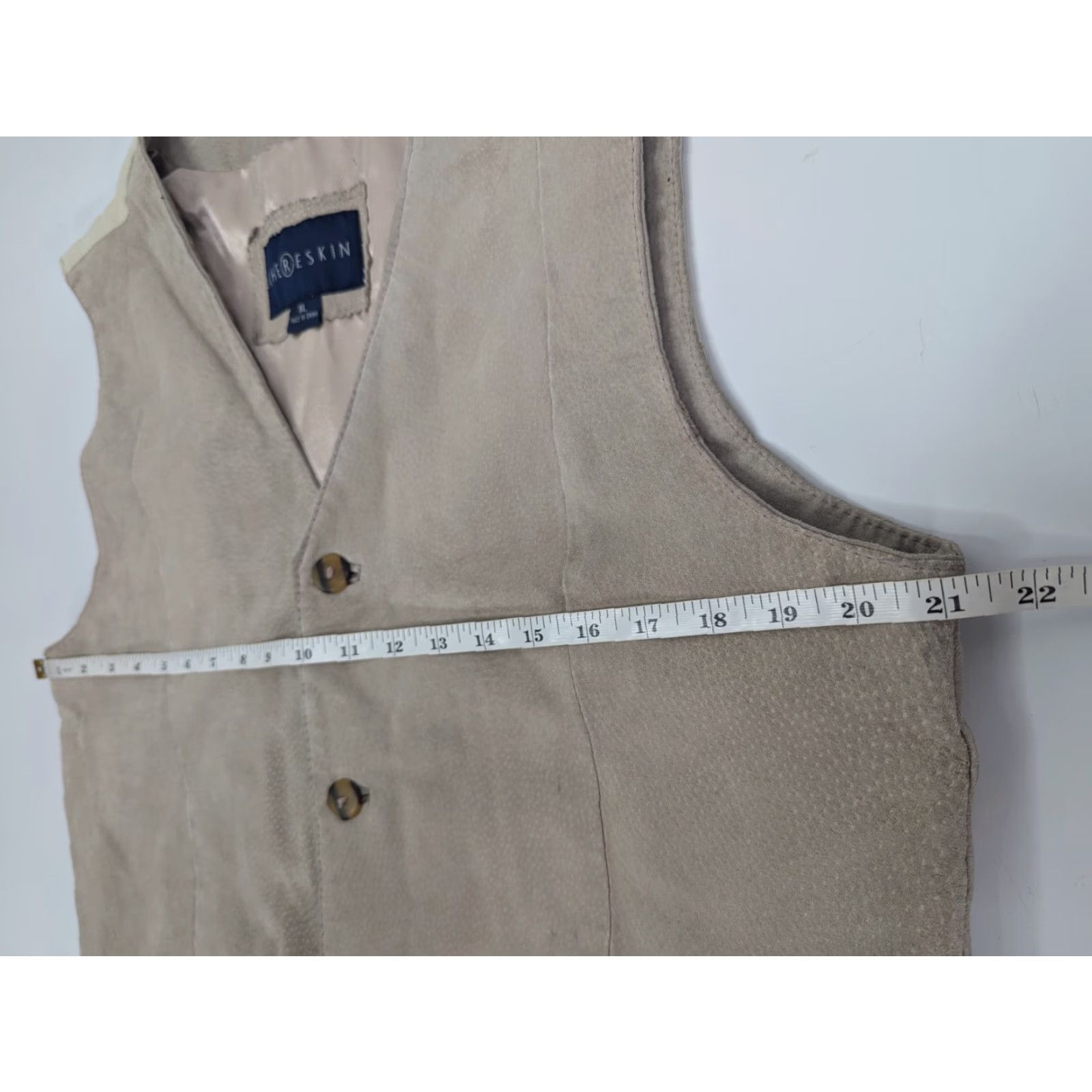 Vintage Chereskin Vest Men’s XL Beige 4 Button Front Leather Lined Chest Pockets Waist Length Adult Mens Vest Size US XL / EU 56 / 4 - 7 Thumbnail