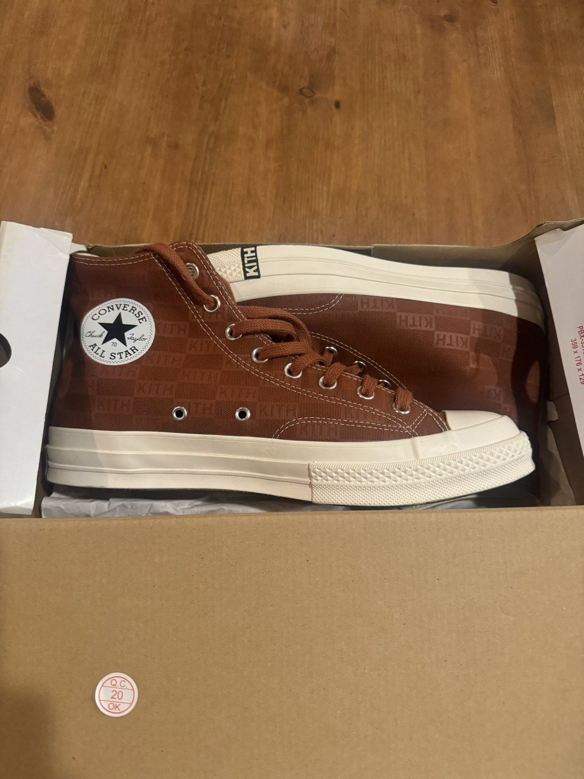 Converse × Kith Kith x Converse Hi Tops Chuck Taylor’s Size US 10.5 / EU 43-44 - 5 Thumbnail