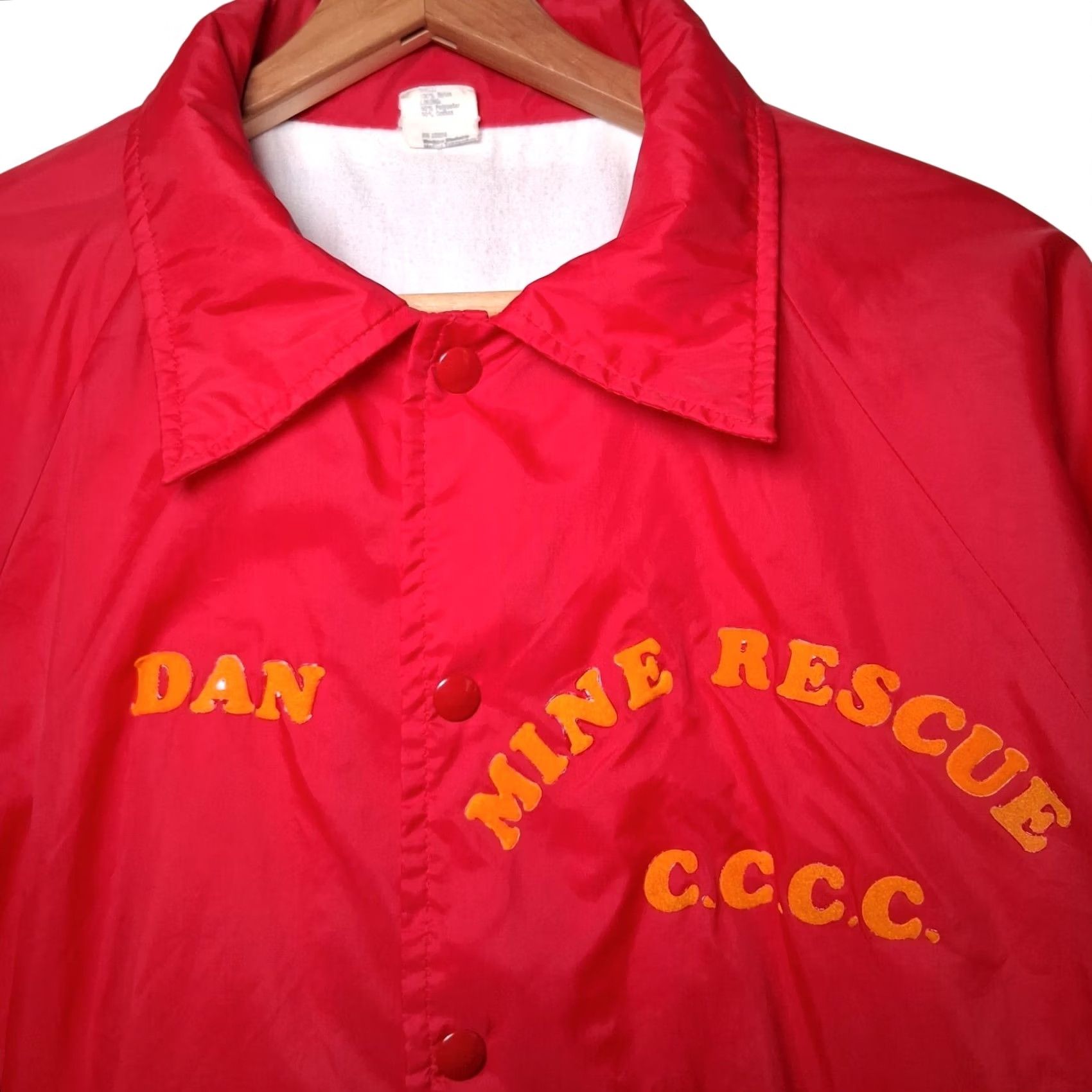 Vintage VINTAGE MINE Jacket Men L Red Snap Nylon Softshell Workwear CCCC DAN WINDJACKET Snaps Coal Mine Resuce COAL MINE 2010s Mens Size US L / EU 52-54 / 3 - 2 Thumbnail