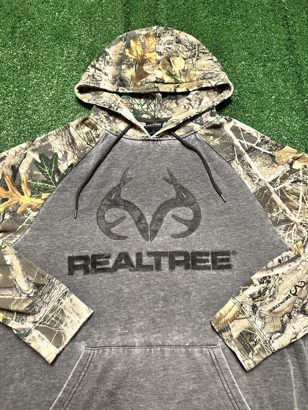 Realtree Vintage Y2K RealTree Camo Logo Hoodie Sweatshirt Size L Size US L / EU 52-54 / 3 - 2 Thumbnail