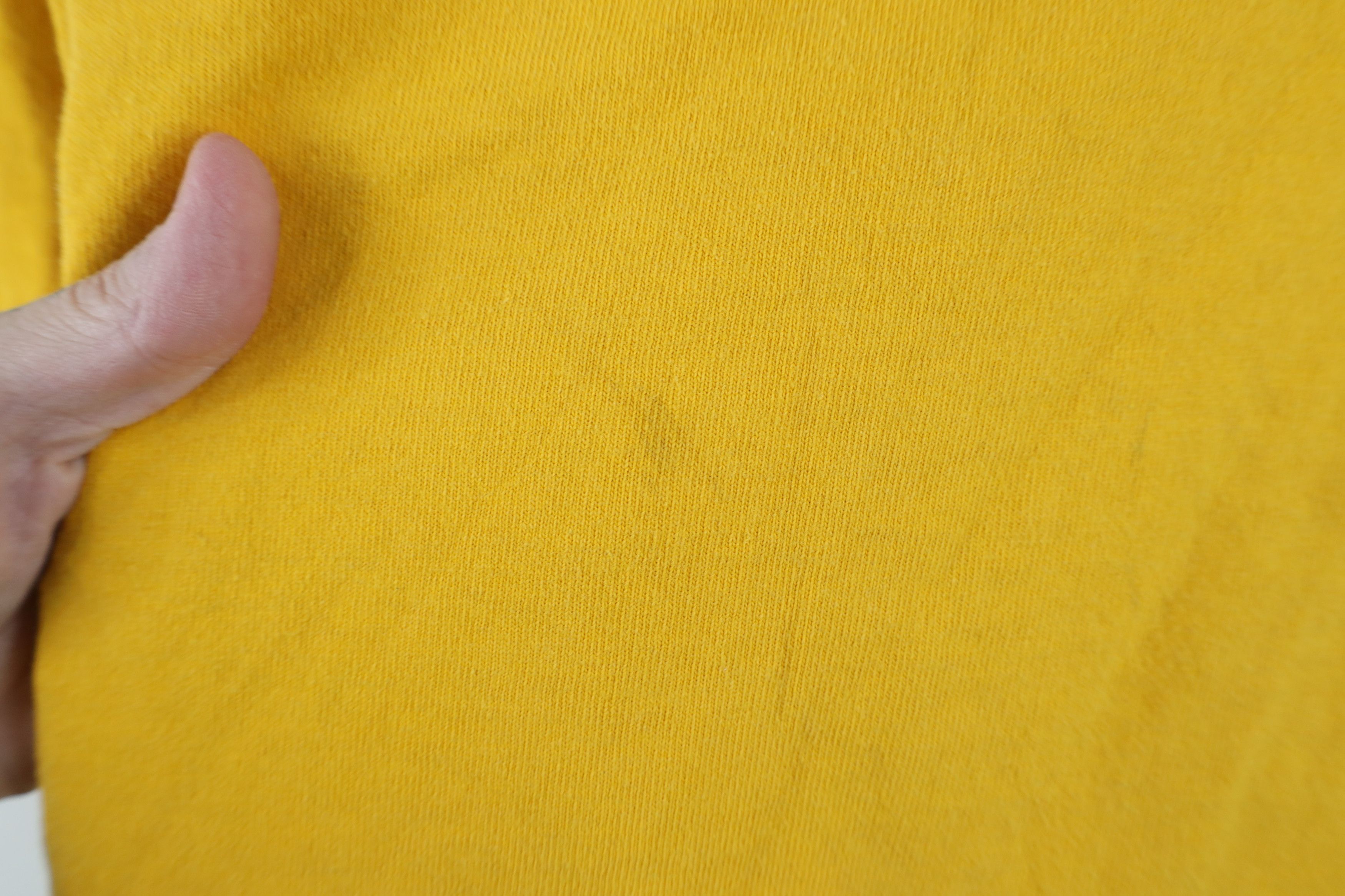 Champion Vintage Y2K Champion Logo Patch Cotton Knit T-Shirt Yellow Size US L / EU 52-54 / 3 - 10 Thumbnail