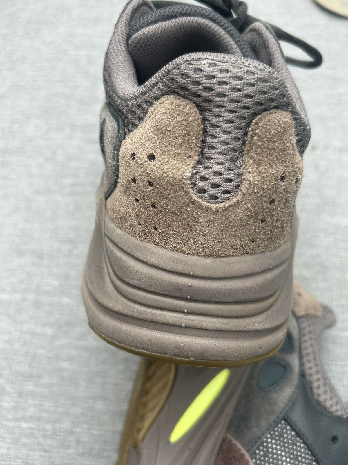 Kanye West × Yeezy Yeezy 700 Salt Size US 8.5 / EU 41-42 - 5 Thumbnail