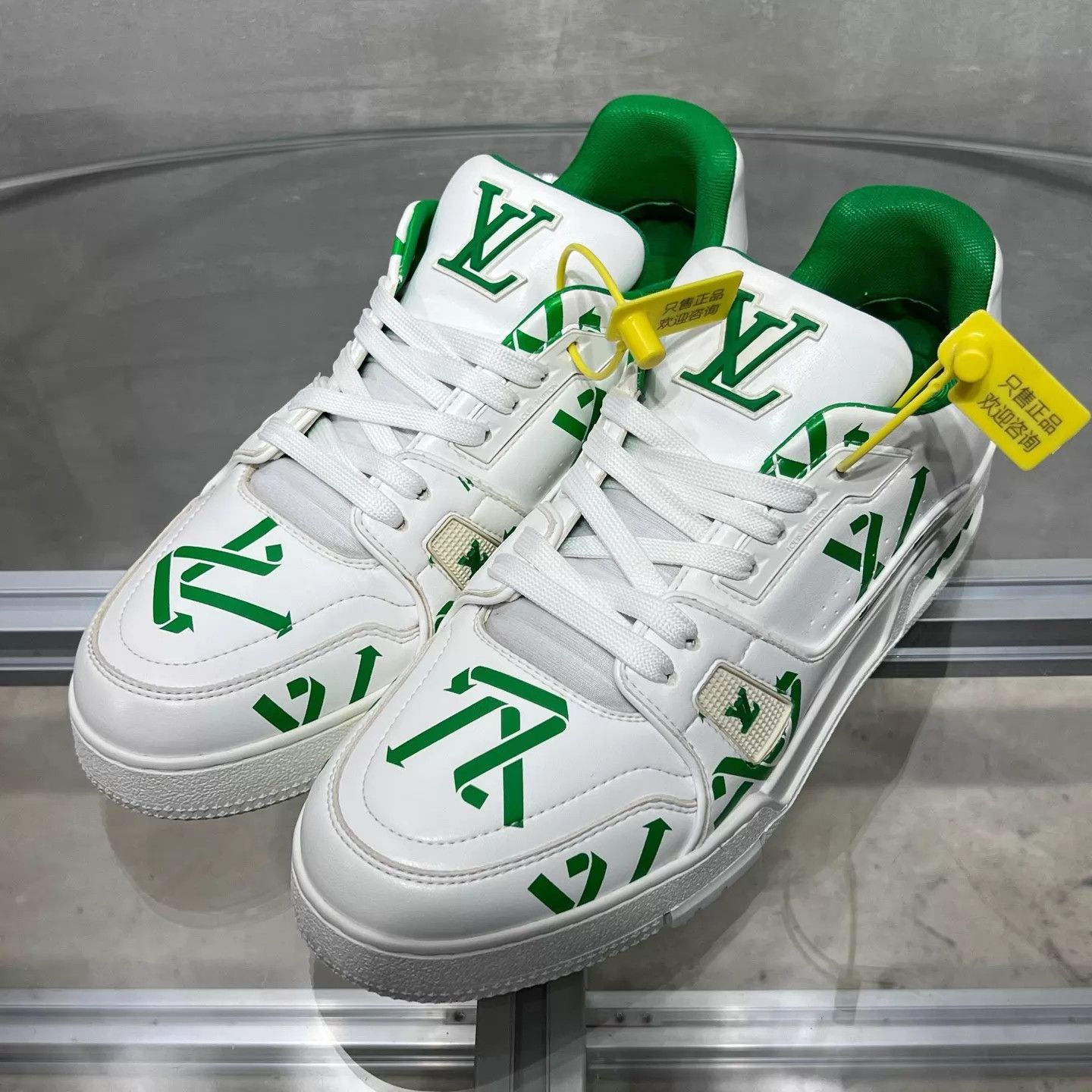 Louis Vuitton Louis Vuitton Trainer Eco Green UK7 CD0983 Size US 8 / EU 41 - 2 Thumbnail