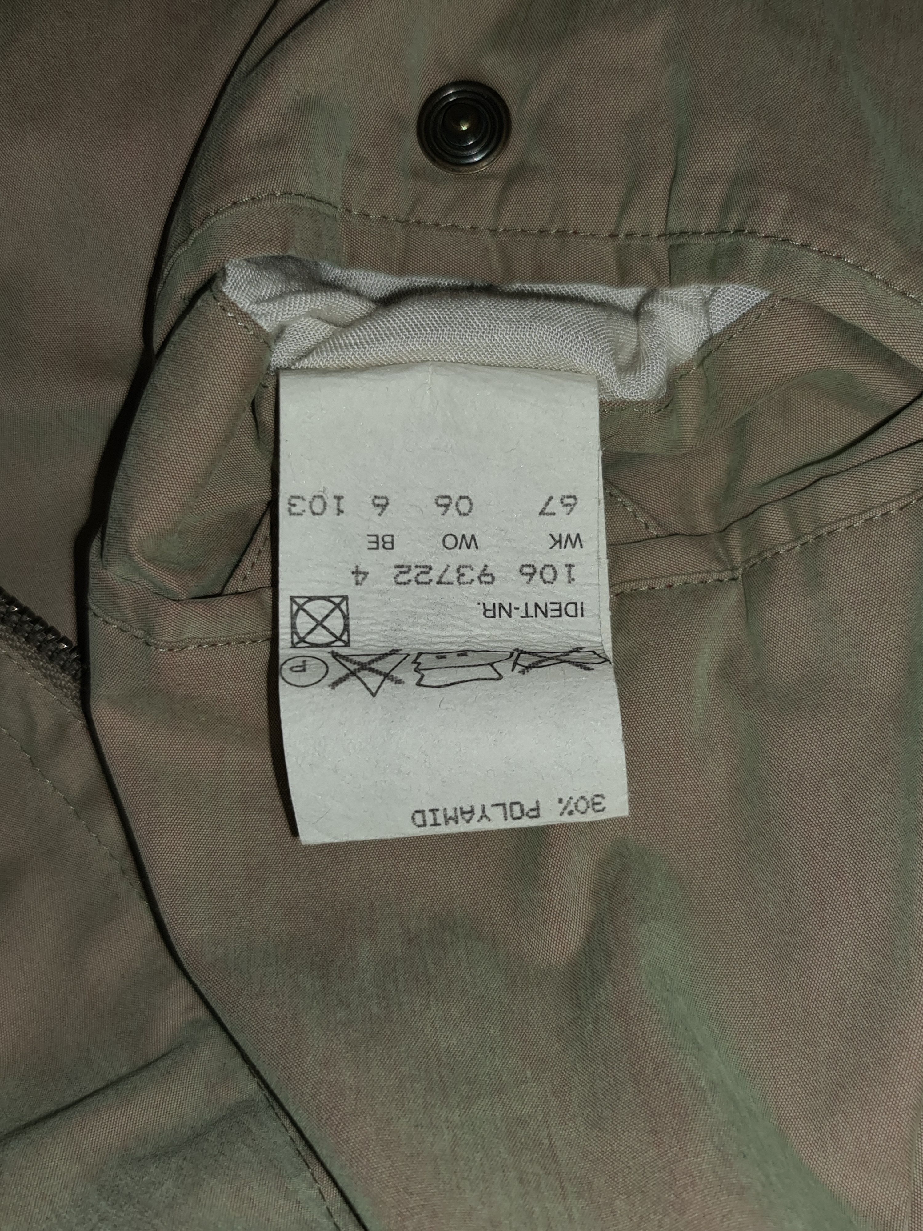 Hugo Boss 90s Vintage Hugo Boss Beige Boomber Jacket Nylon Size US L / EU 52-54 / 3 - 9 Thumbnail