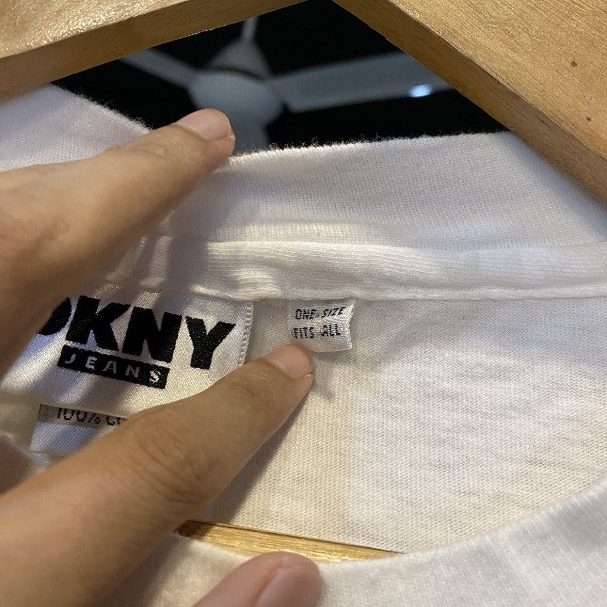 DKNY Vintage 90s DKNY New York Wings Graphic TShirt Single Stitch Size US L / EU 52-54 / 3 - 11 Thumbnail