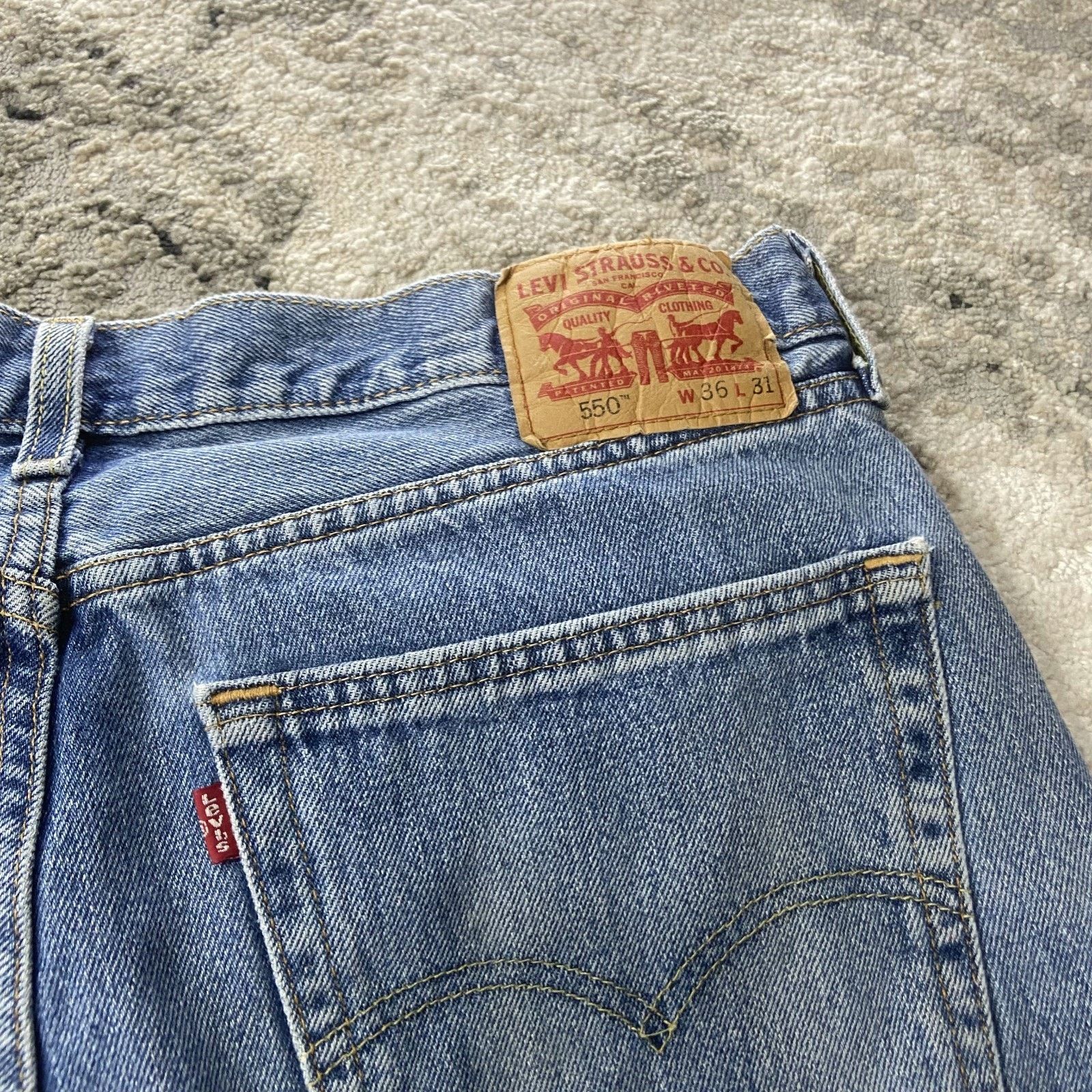 Levi's Vintage Levis 550 Jeans Mens 36x31 Blue Denim Medium Wash Size US 36 / EU 52 - 9 Thumbnail