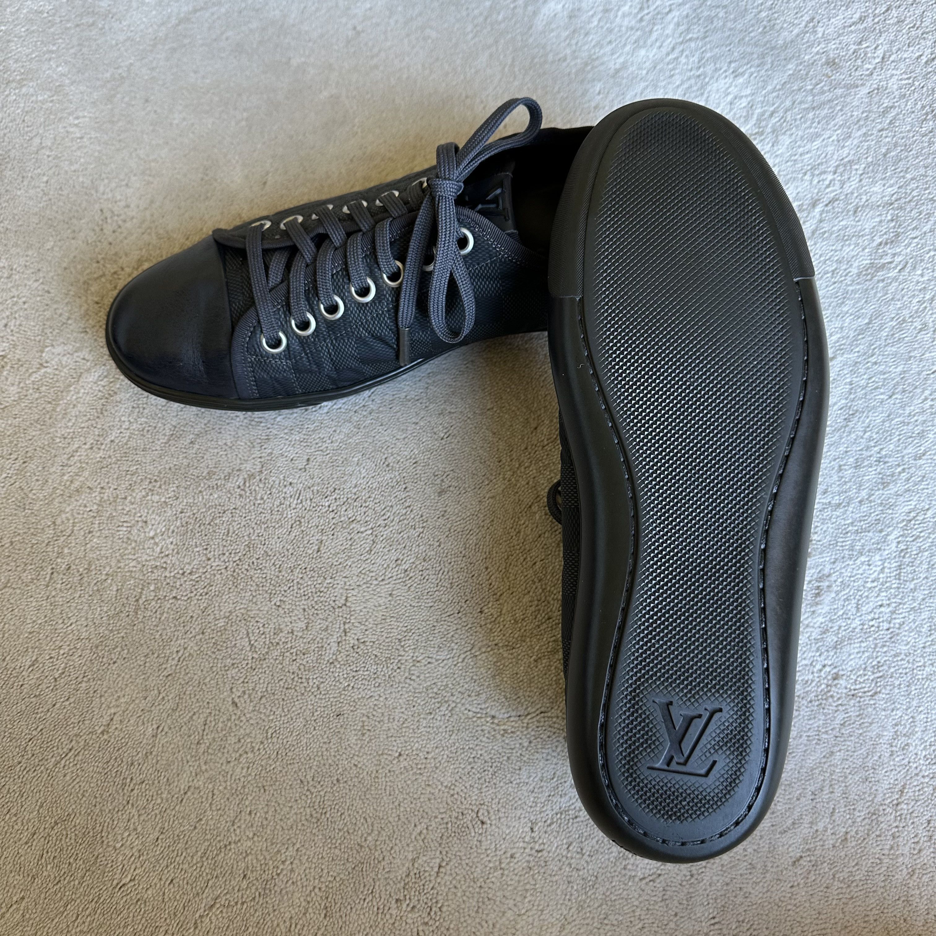 Louis Vuitton LOUIS VUITTON Damier Graphite LOW-TOP SNEAKERS Size 7.5 LV Size US 8.5 / EU 41-42 - 4 Thumbnail