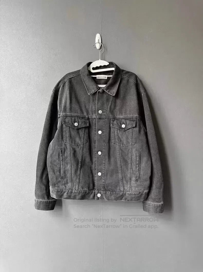 Balenciaga Balenciaga Crystal studded denim jacket Size XS / US 0-2 / IT 36-38 - 1 Thumbnail