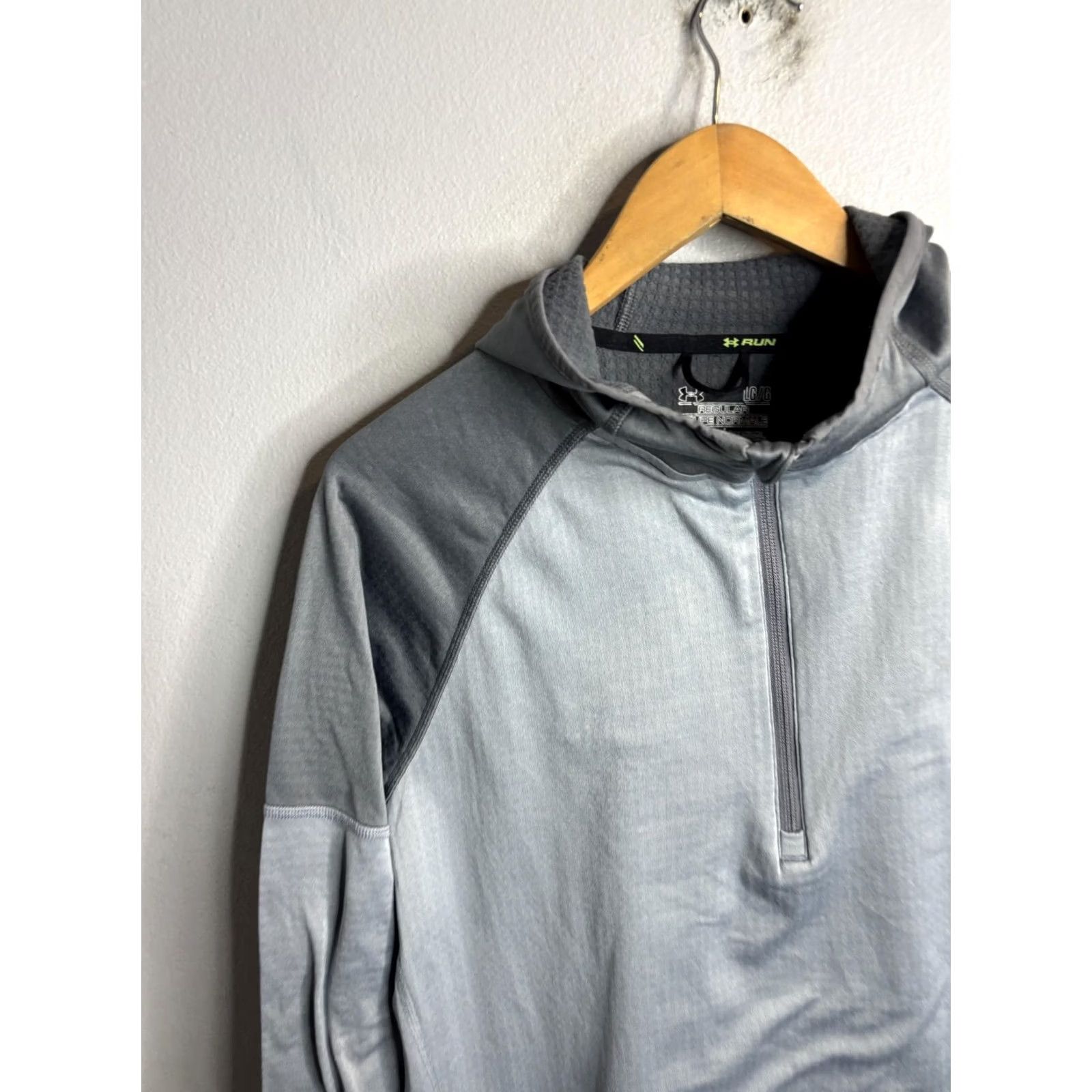 Under Armour Under Armour Hoodie Mens L Gray 1/4 Zip Run AllSeasonGear Pullover Lightweight Size US L / EU 52-54 / 3 - 2 Thumbnail
