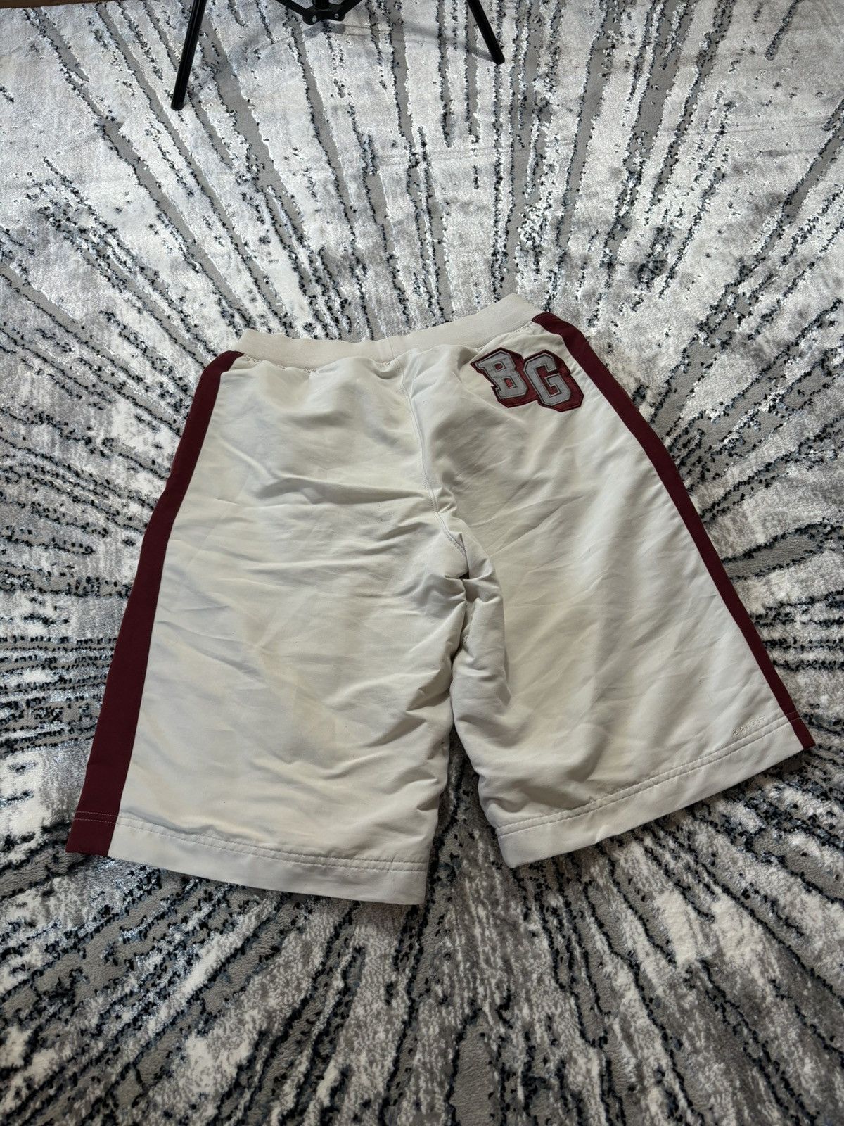 Nike Vintage Nike Y2K Shorts Streetwear Hype Size M Basketball Size US 32 / EU 48 - 5 Thumbnail