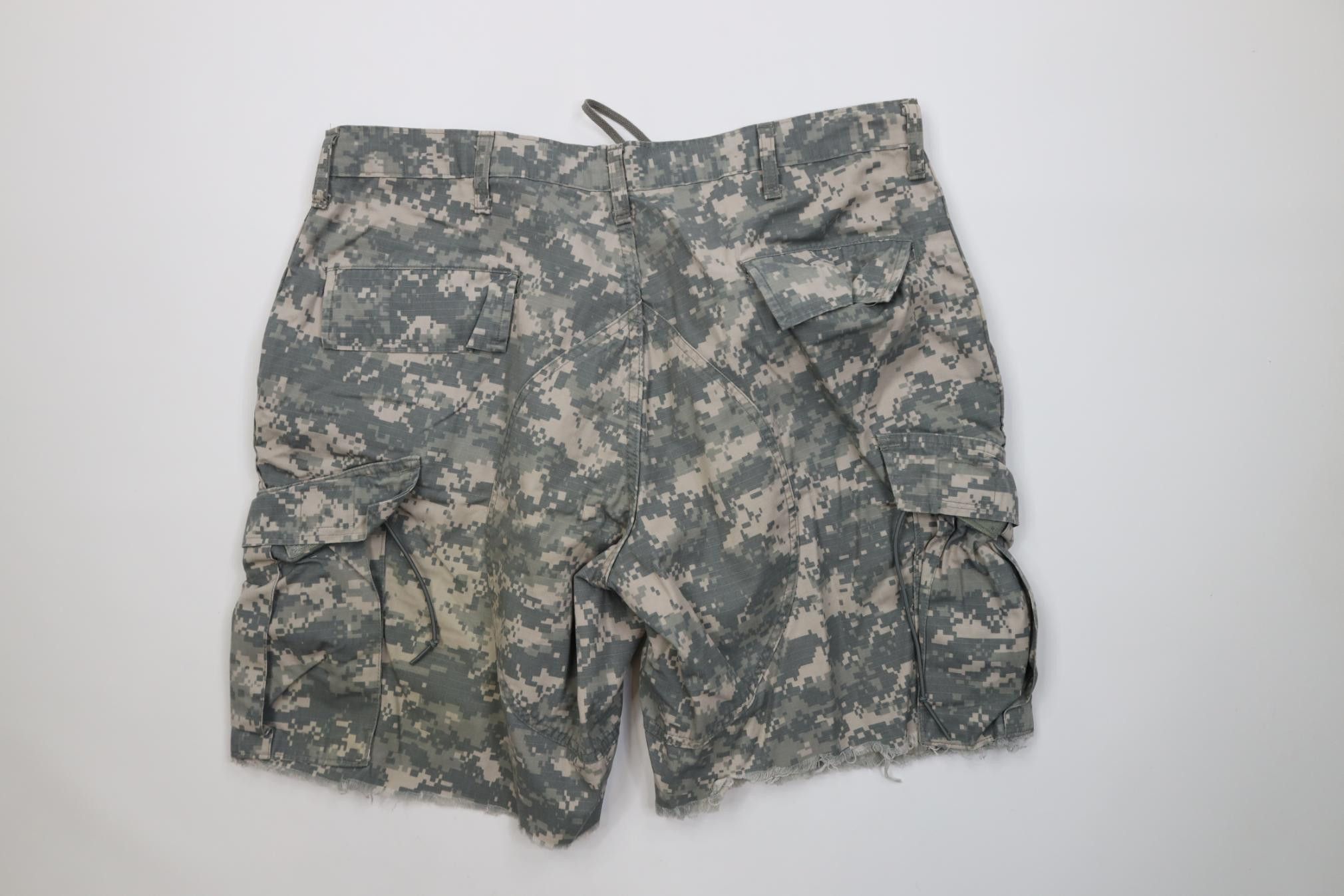 Vintage Vintage Y2K 2005 USGI Cut Off Digi Camouflage Cargo Shorts Size US 34 / EU 50 - 12 Thumbnail