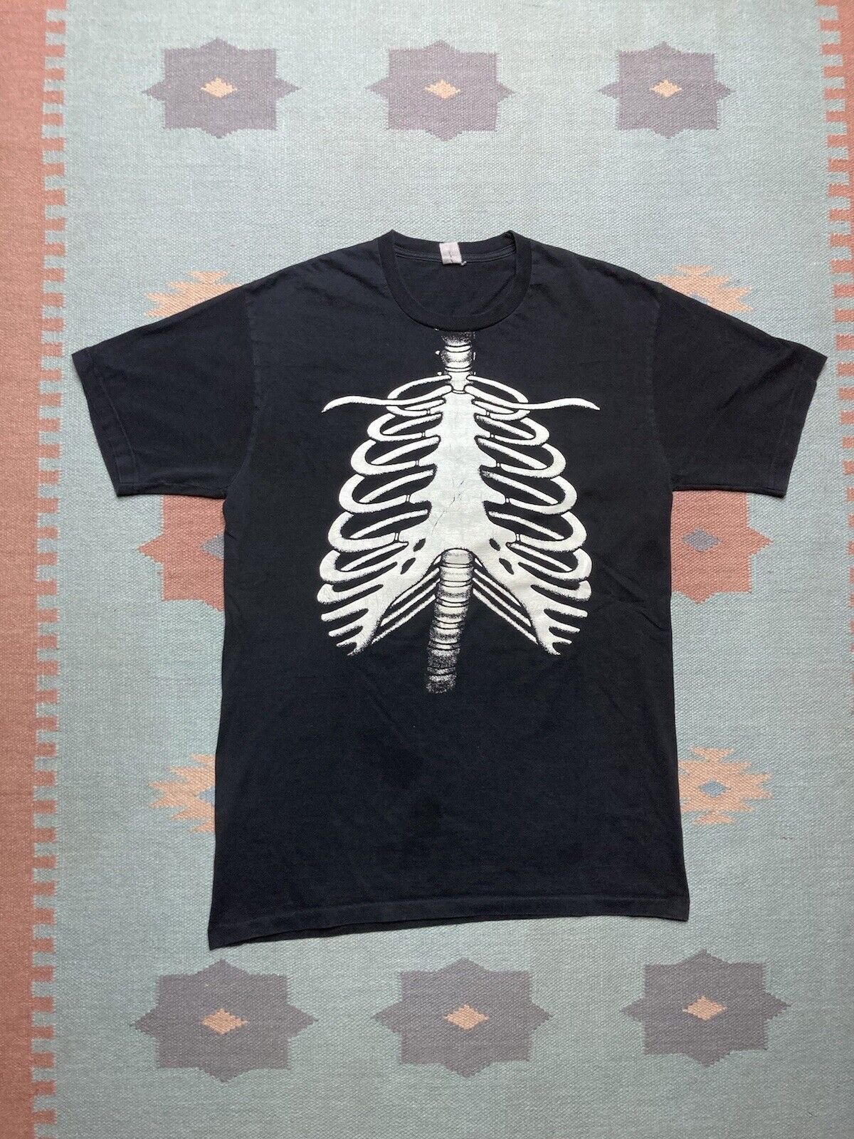 Vintage VTG 90s t shirt skeleton torso glow in the dark Halloween XL Size US XL / EU 56 / 4 - 1 Thumbnail