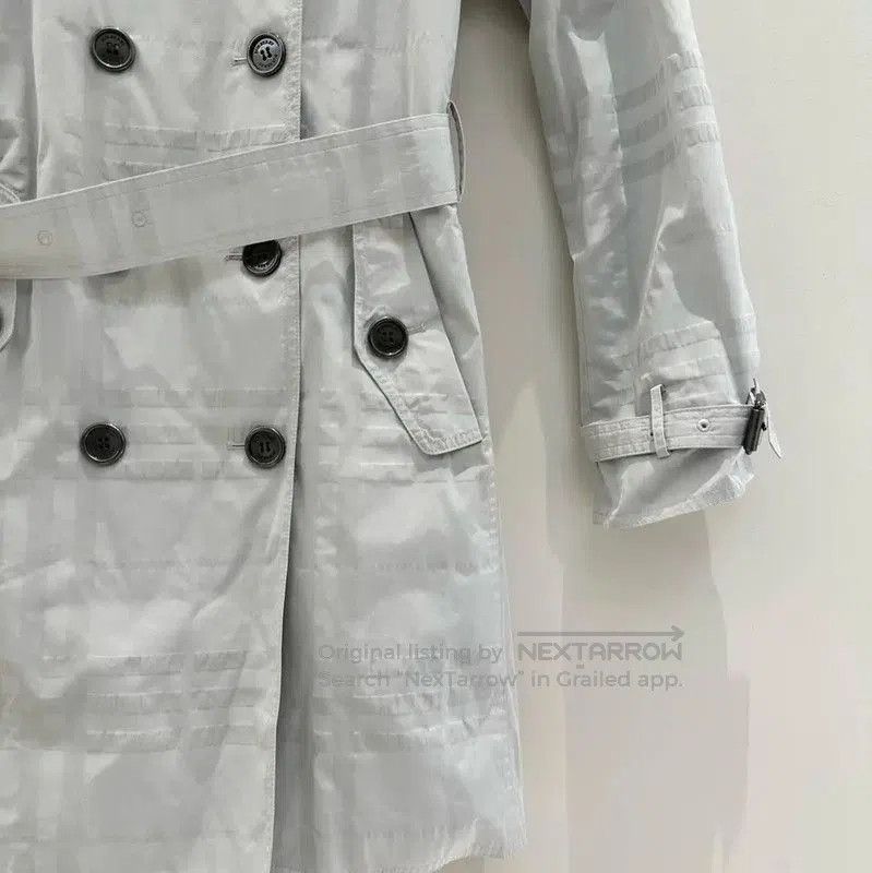 Burberry Burberry Women's Mid-Length Grey Trench Coat. Size S / US 4 / IT 40 - 6 Thumbnail