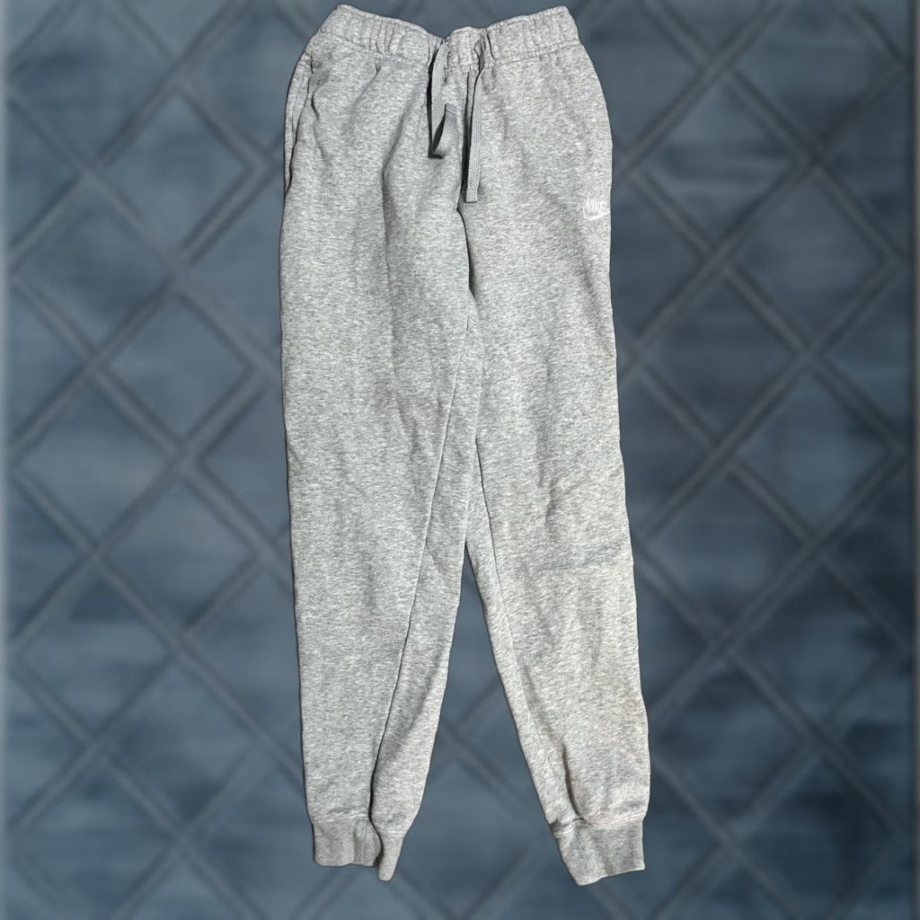 Nike Nike Pants Womens XS Gray Club Fleece Joggers Athletic Sweatpants DQ5191-063 Size 26" / US 2 / IT 38 - 1 Thumbnail