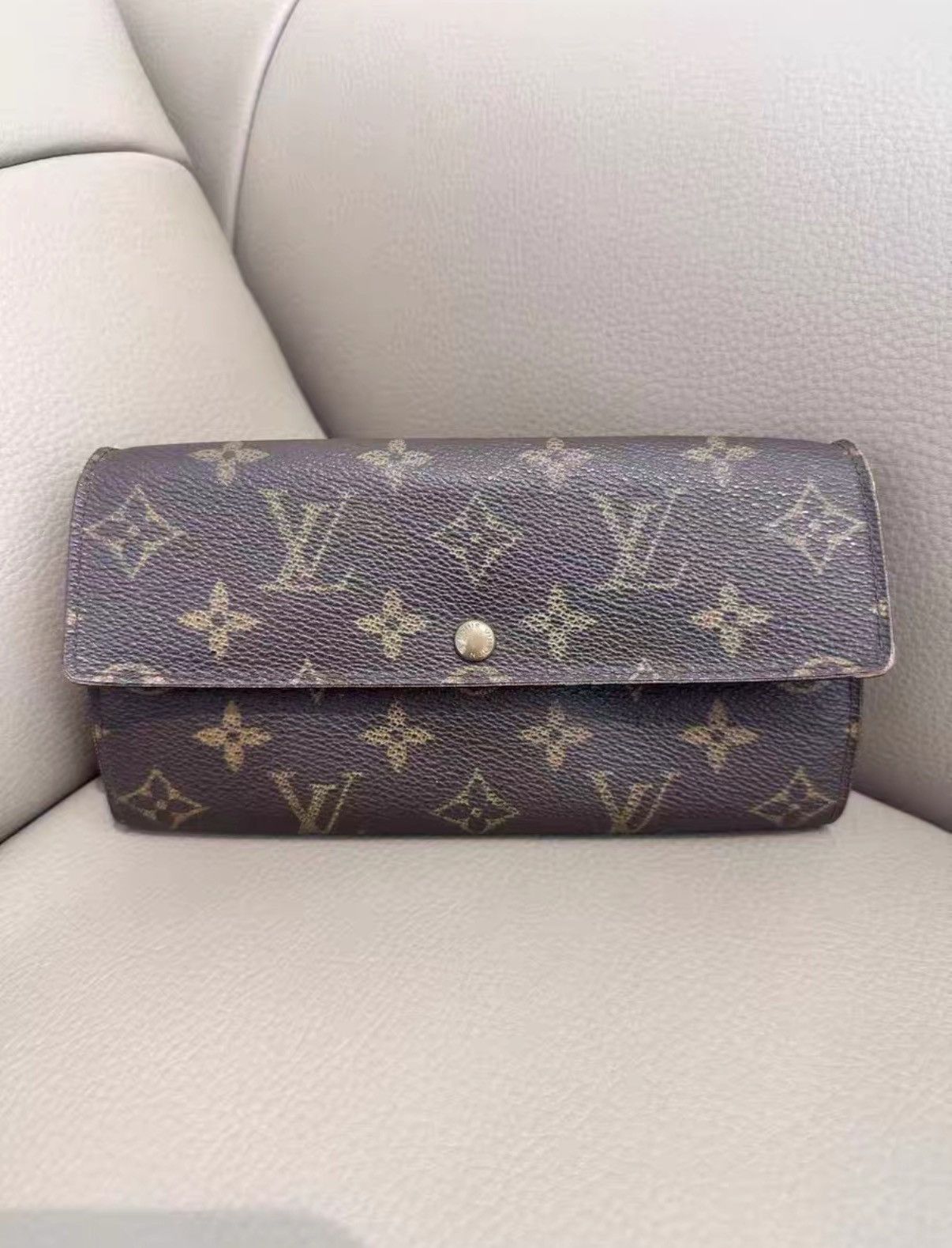 Louis Vuitton LV Monogram Gold Bean Wallet J38 Size ONE SIZE - 1 Thumbnail