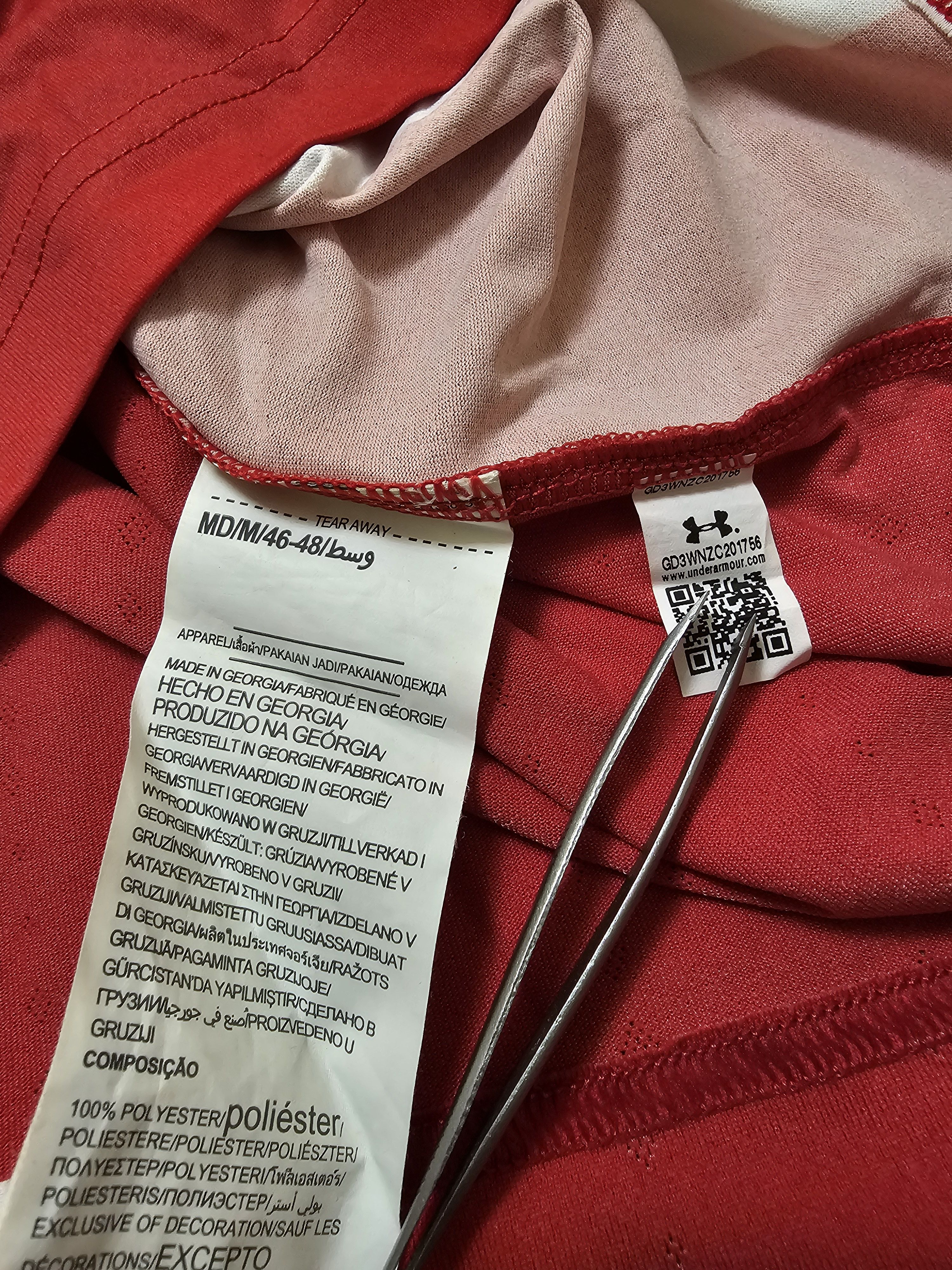 Under Armour SOUTHAMPTON 2020 2021 HOME FOOTBALL SHIRT SOCCER JERSEY Size US M / EU 48-50 / 2 - 7 Thumbnail