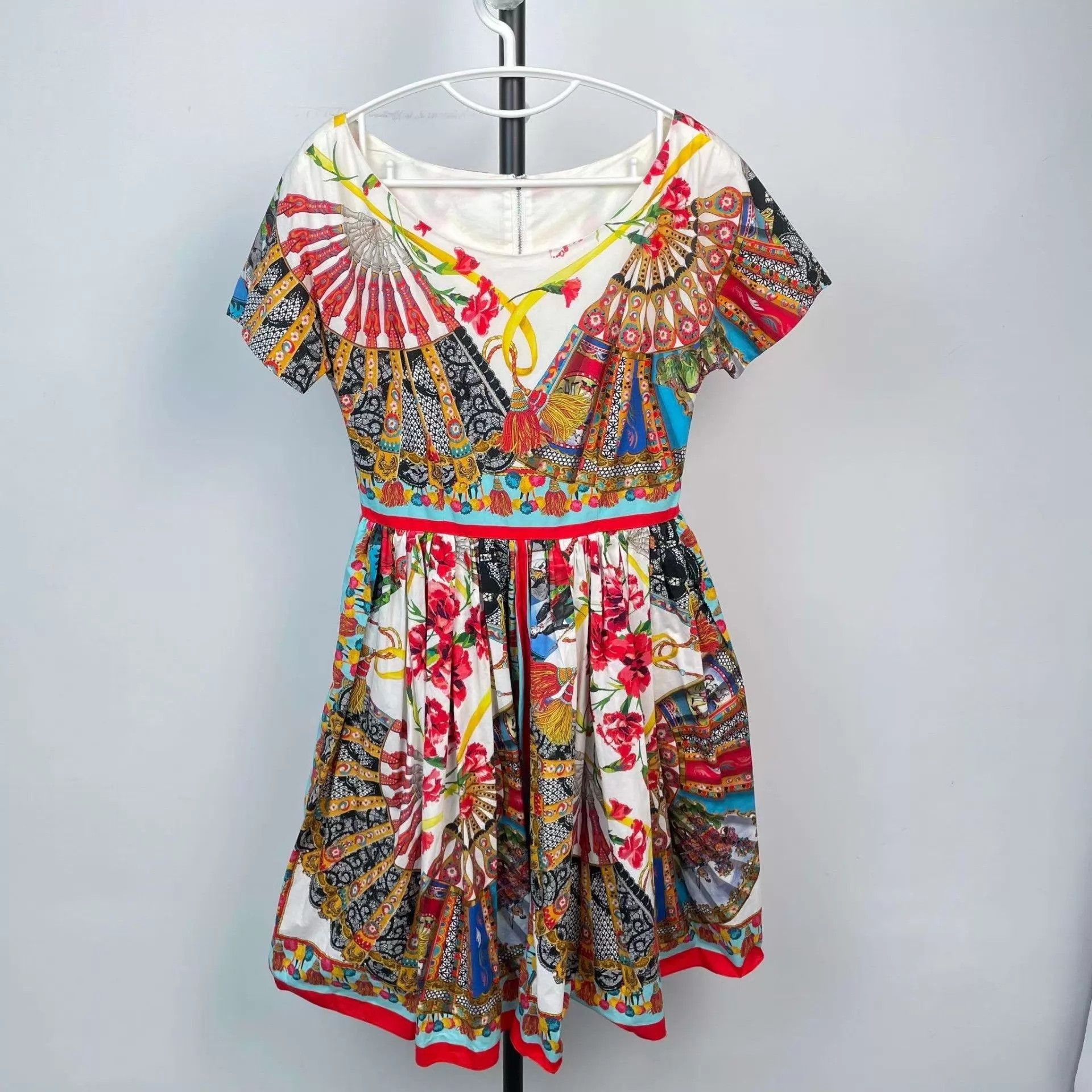 Dolce & Gabbana Dolce & Gabbana 95 New printed dress Size M / US 6-8 / IT 42-44 - 1 Thumbnail