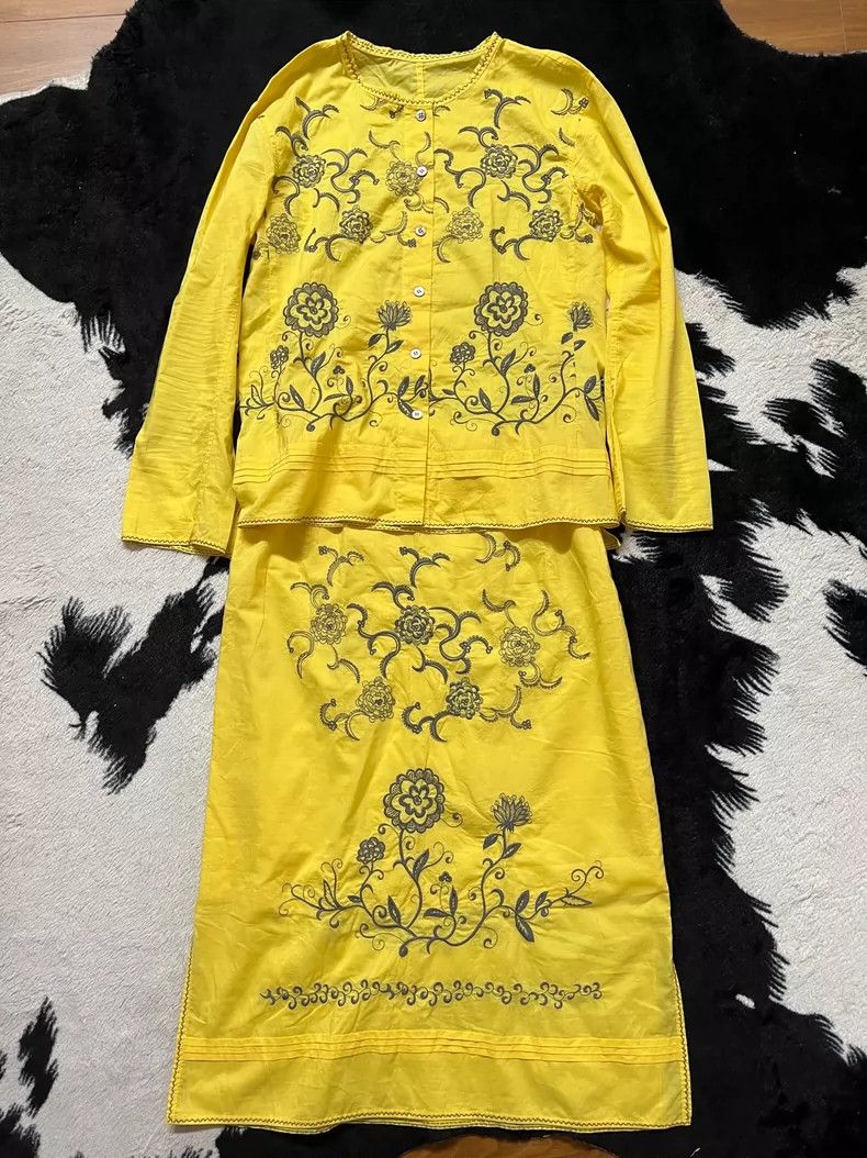 Issey Miyake Issey Miyake size:3 Yellow embroidered flower-patterned ca Size XS / US 0-2 / IT 36-38 - 2 Thumbnail