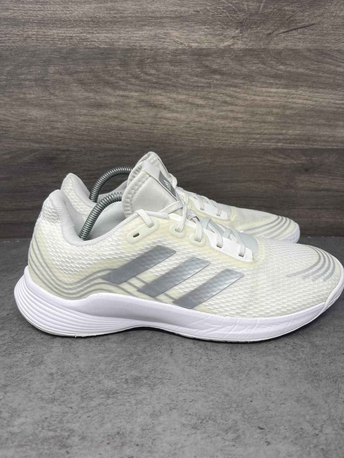 Adidas Adidas Novaflight Sneakers Womens Size 9 White Volleyball Size US 9 / IT 39 - 5 Thumbnail