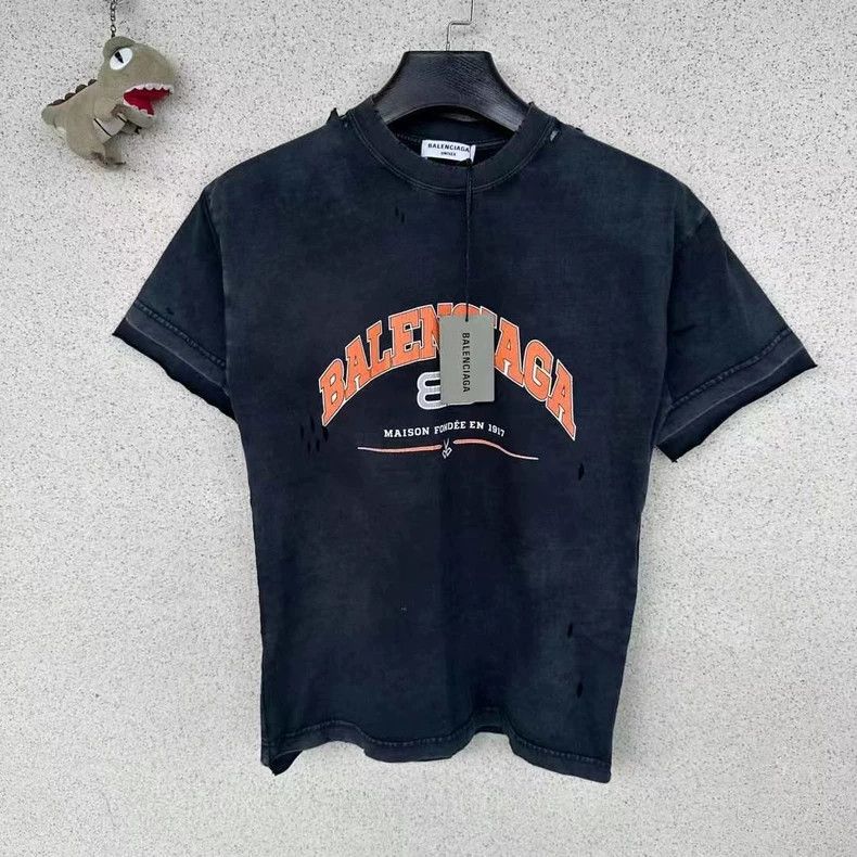 Balenciaga Balenciaga New Scissors Destroy Short Sleeve Size US XXS / EU 40 - 1 Thumbnail