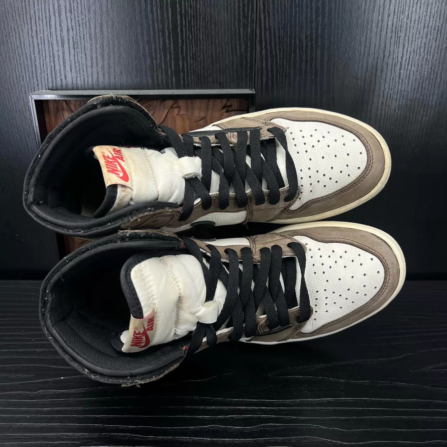 Nike TS x AJ1 High OG 'Barbed Hook' 42.5 US Minor Scuffs w/ Box Size US 9.5 / EU 42-43 - 2 Thumbnail