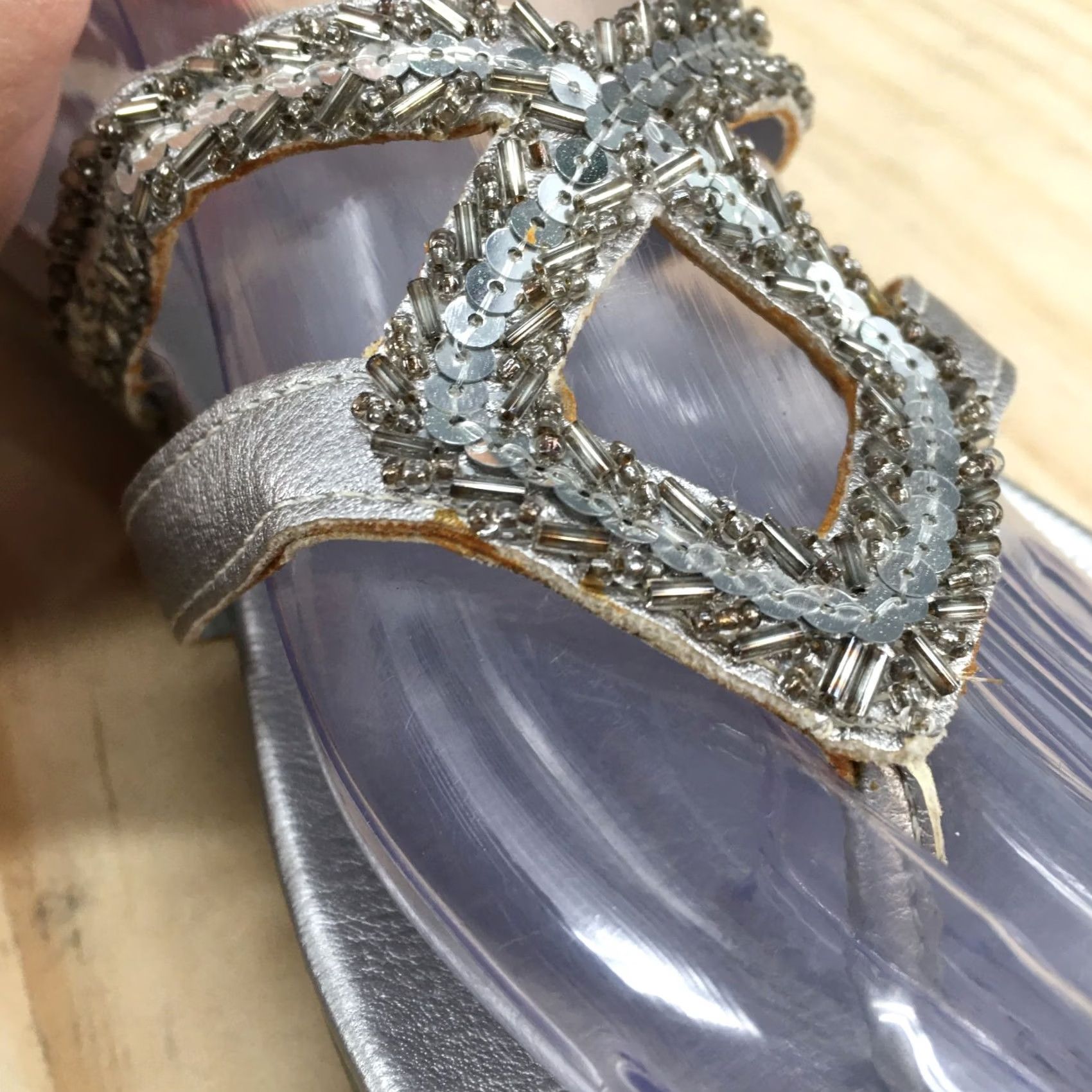 Kenneth Cole Kenneth Cole Reaction Sandals Womens 9 Thong Silver Sequins Casual Comfort Flats Size US 9 / IT 39 - 6 Thumbnail
