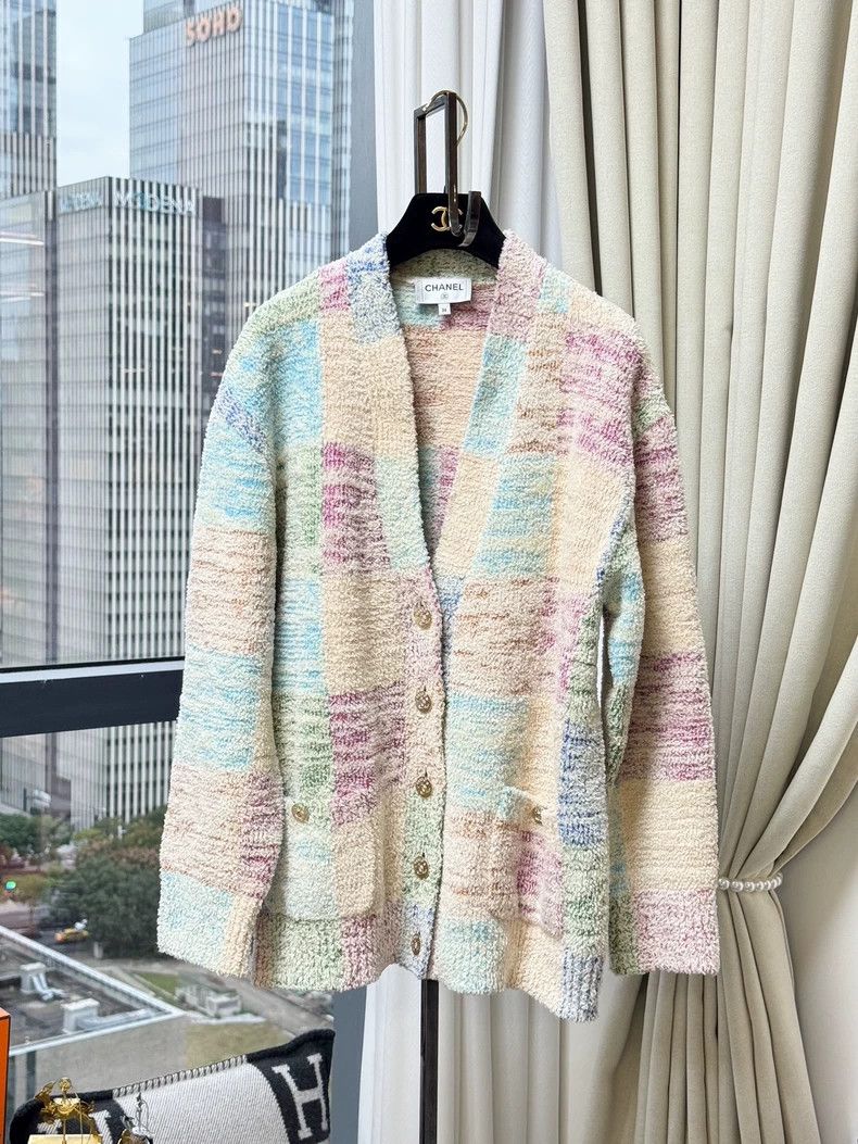 Chanel Chanel Gradient knitted cardigan coat Size XS / US 0-2 / IT 36-38 - 1 Thumbnail