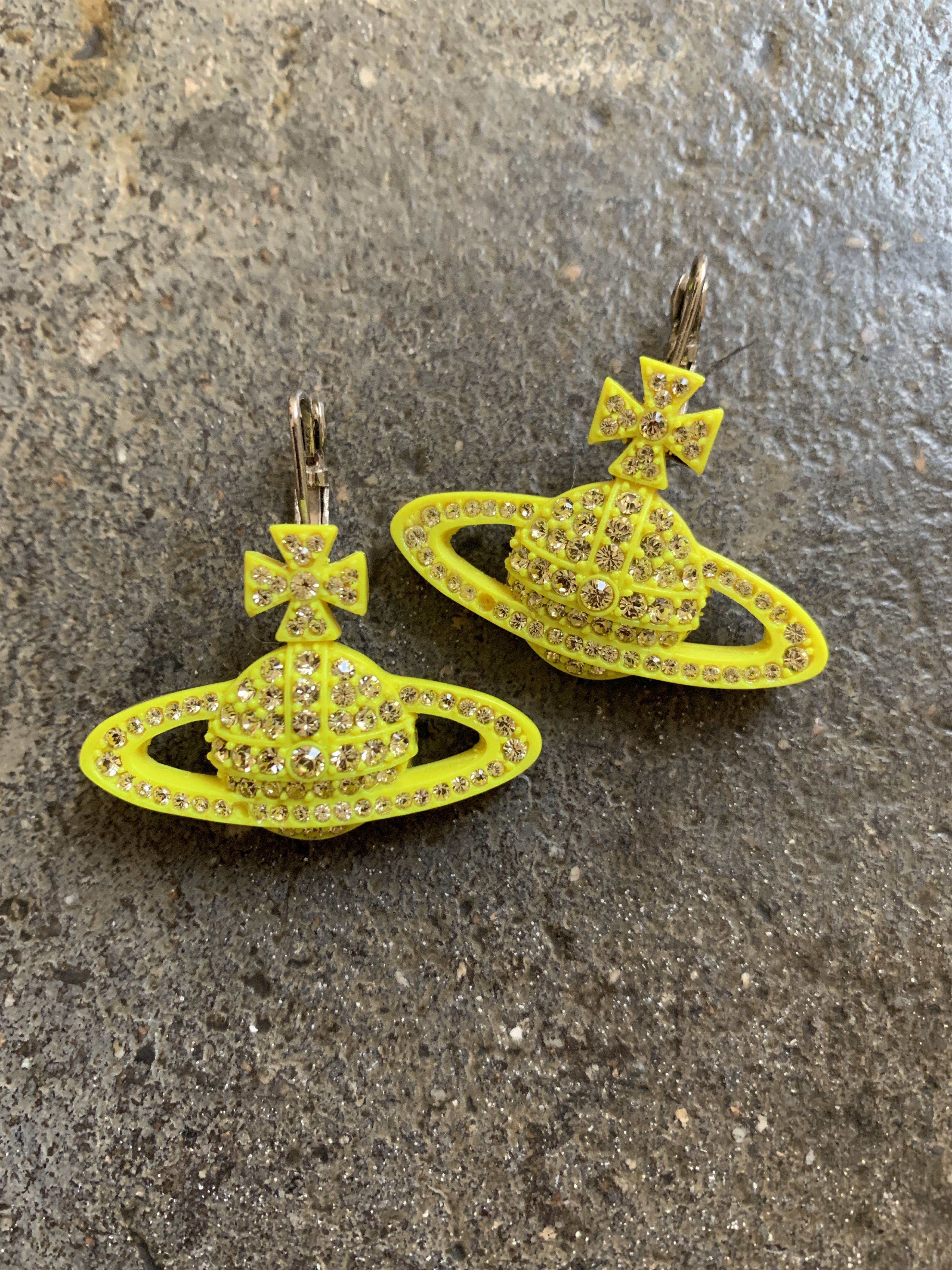 Vivienne Westwood Vivienne Westwood bumble bee 🐝 earrings