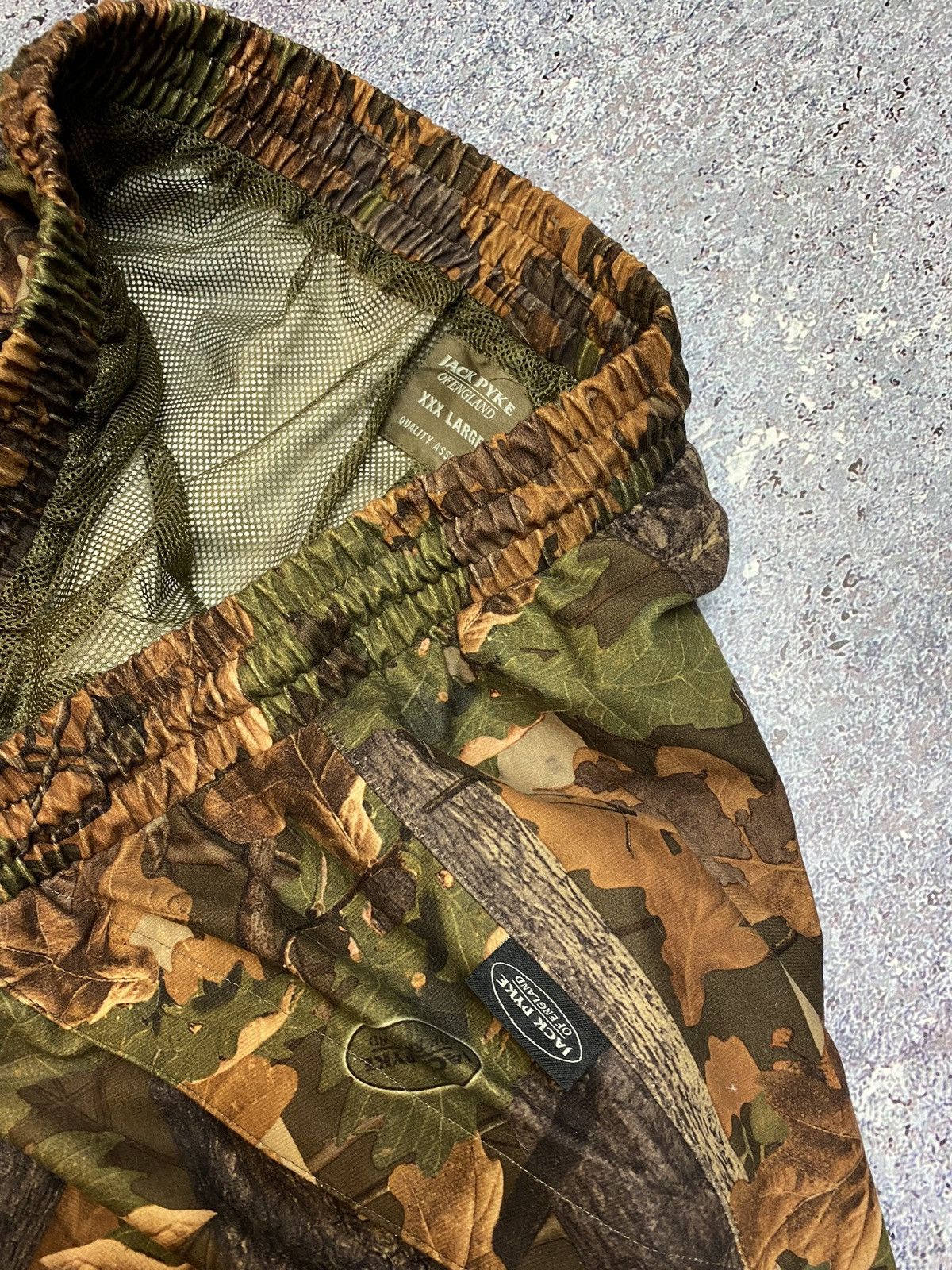 Japanese Brand × Realtree 💥JAPANESE CRAZY CAMO WATERPROOF PANTS Size US 43 - 13 Thumbnail