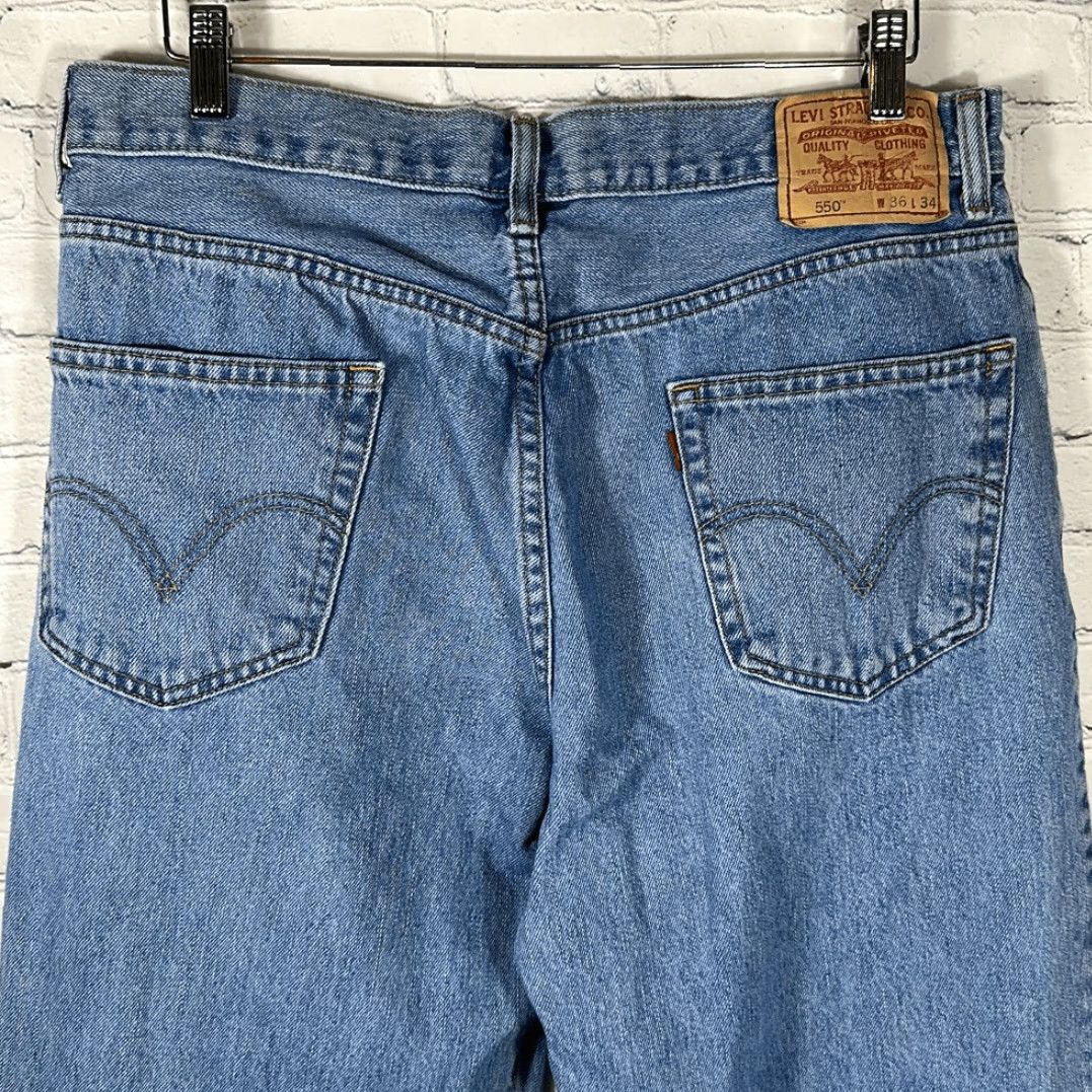 Levi's VINTAGE Levi's Jeans 550 Relaxed Fit Men 36 x 34 Blue Light Wash Inseam 34 Mens Size US 36 / EU 52 - 4 Thumbnail