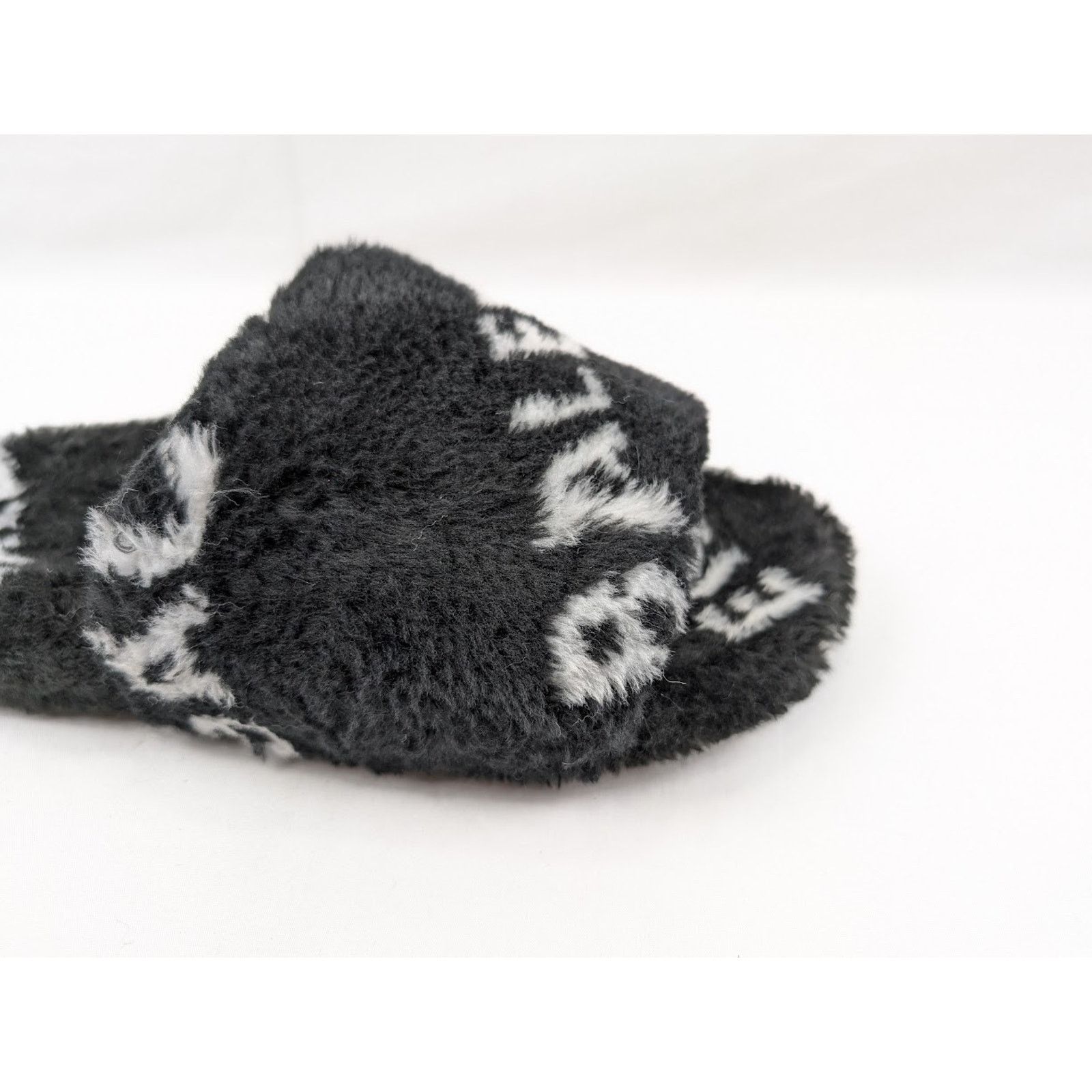 Balenciaga o1rshd1 Allover Logo Furry Slide in Black/White Size US 7 / EU 40 - 3 Thumbnail