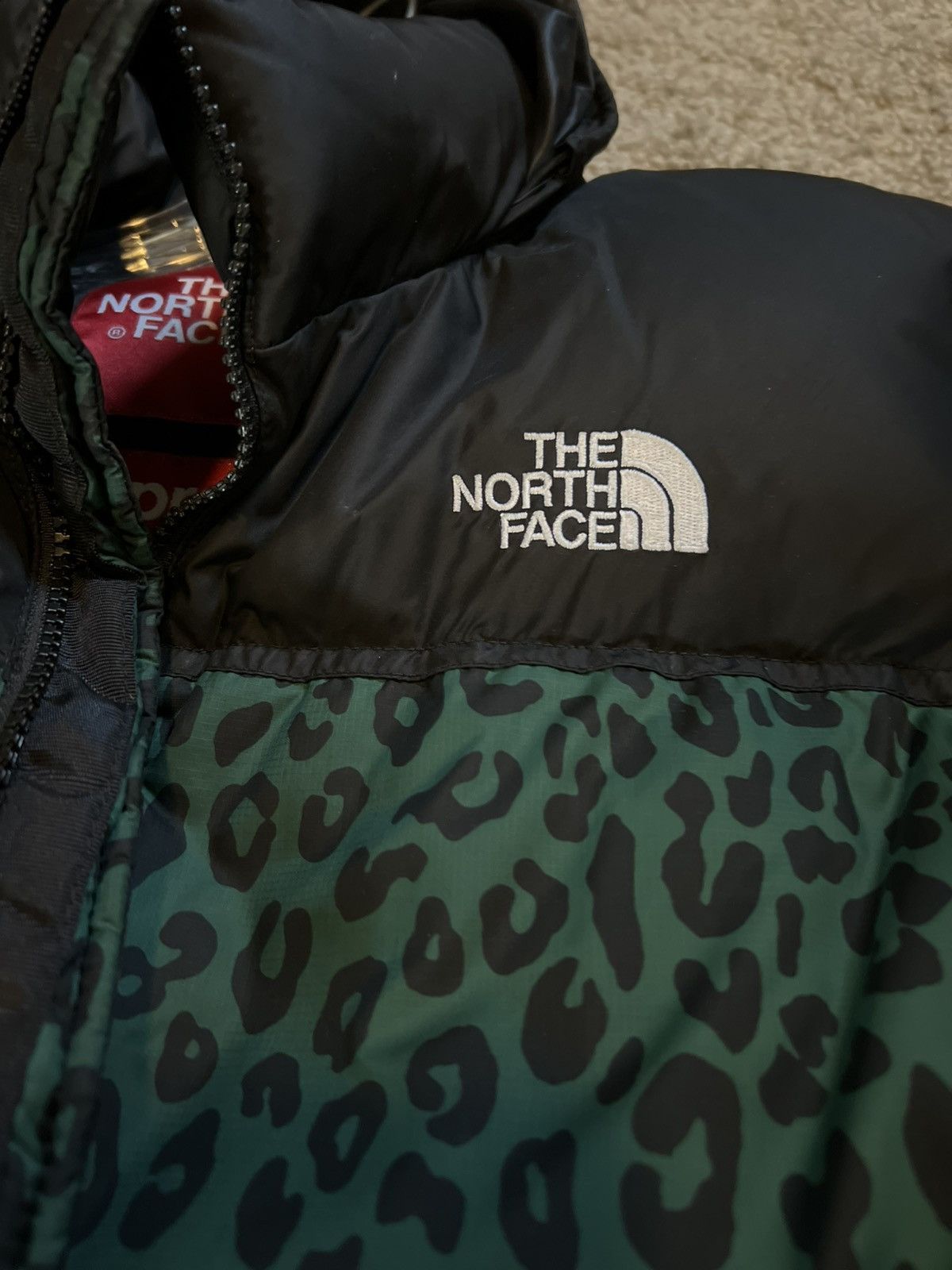 Supreme × The North Face Supreme North Face Leopard Size US M / EU 48-50 / 2 - 6 Thumbnail