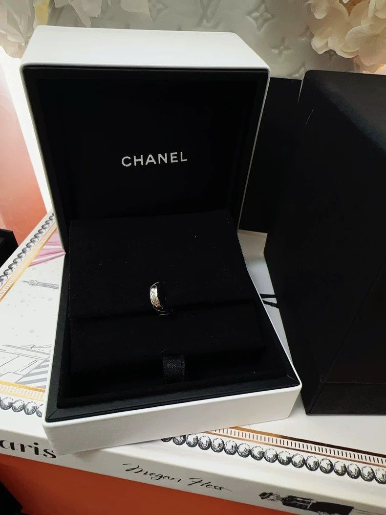 Chanel CHANEL COCO CRUSH Platinum Stud Earring Size ONE SIZE - 7 Thumbnail
