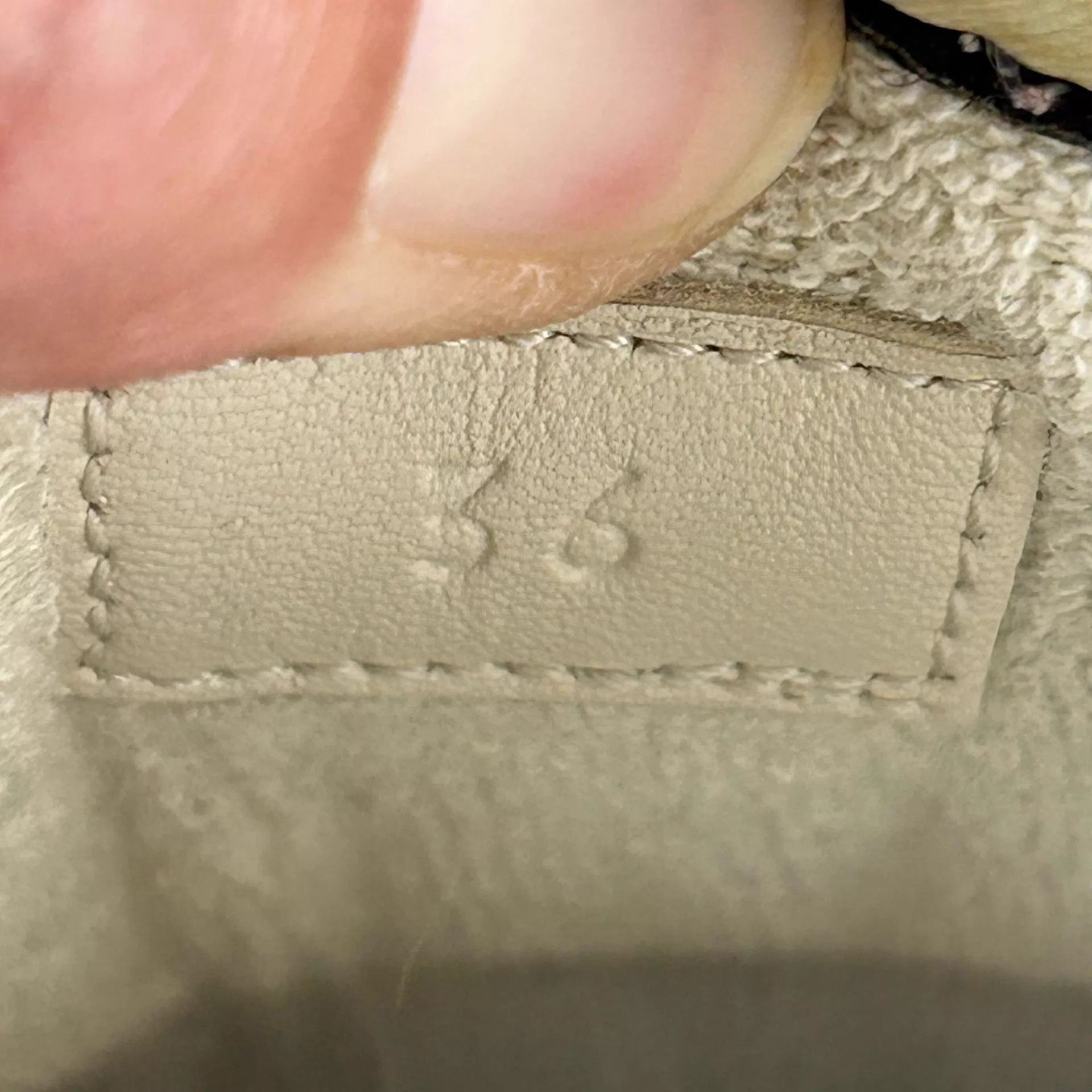Gucci Gucci Crystal Distressed Sneakers EUR 36 Size US 5.5 / IT 35.5 - 7 Thumbnail