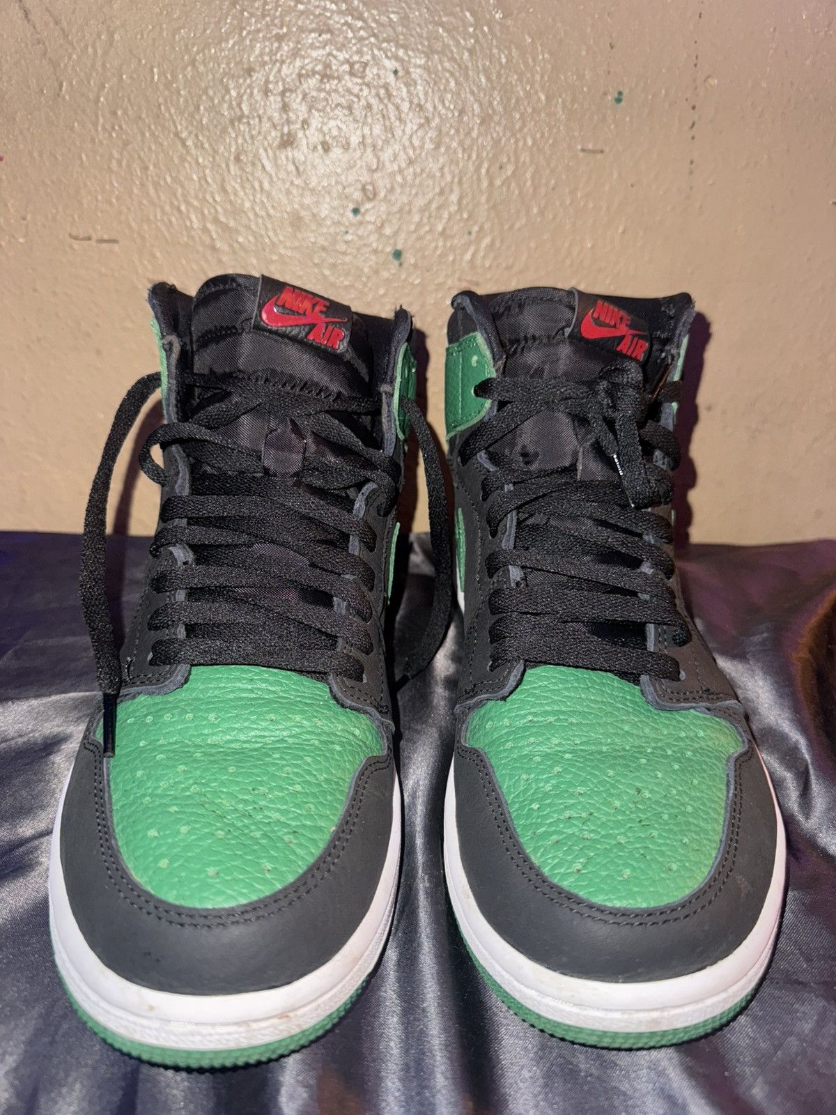 Nike Jordan’s Size US 9.5 / EU 42-43 - 3 Thumbnail