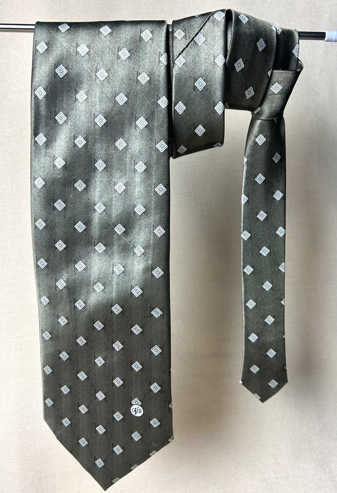 Versace Versace classic V2 geometric gray olive Silk Mens Tie Size ONE SIZE - 1 Thumbnail