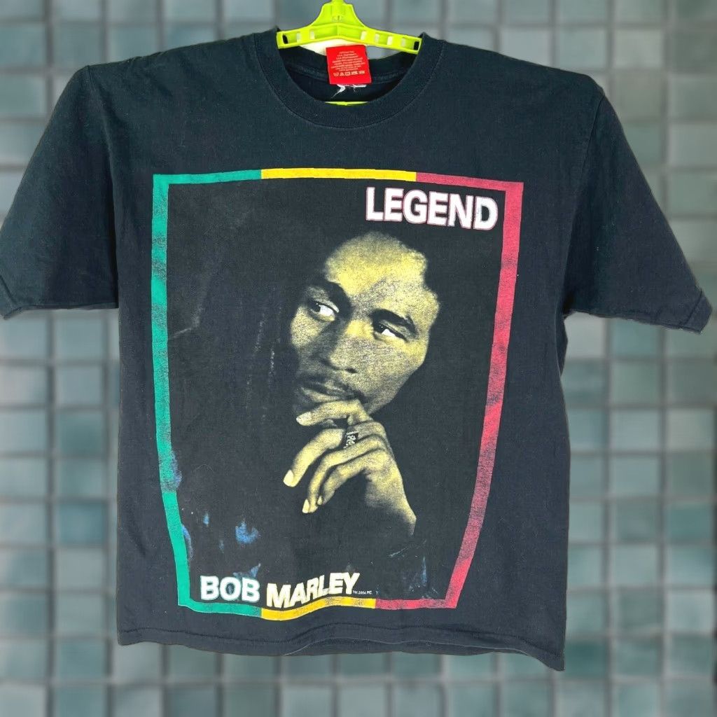 Vintage VINTAGE Bob Marley Legend T Shirt Mens XL Black 2004 RGG Graphic Print Classic 100% Cotton Crew Neck Short Sleeve Size US XL / EU 56 / 4 - 1 Thumbnail