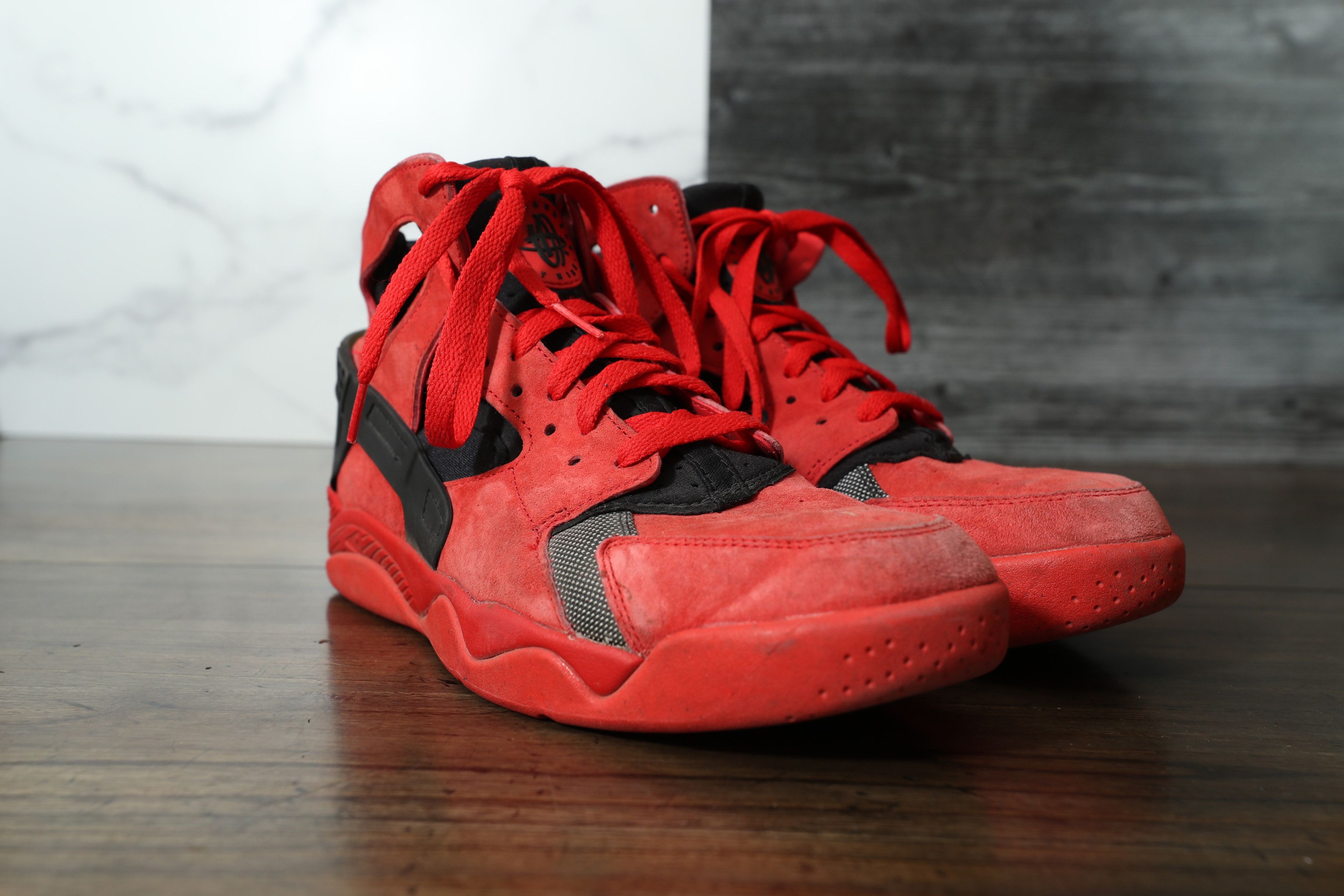 Nike Nike Air Flight Huarache University Red Black (10) Size US 10 / EU 43 - 1 Thumbnail