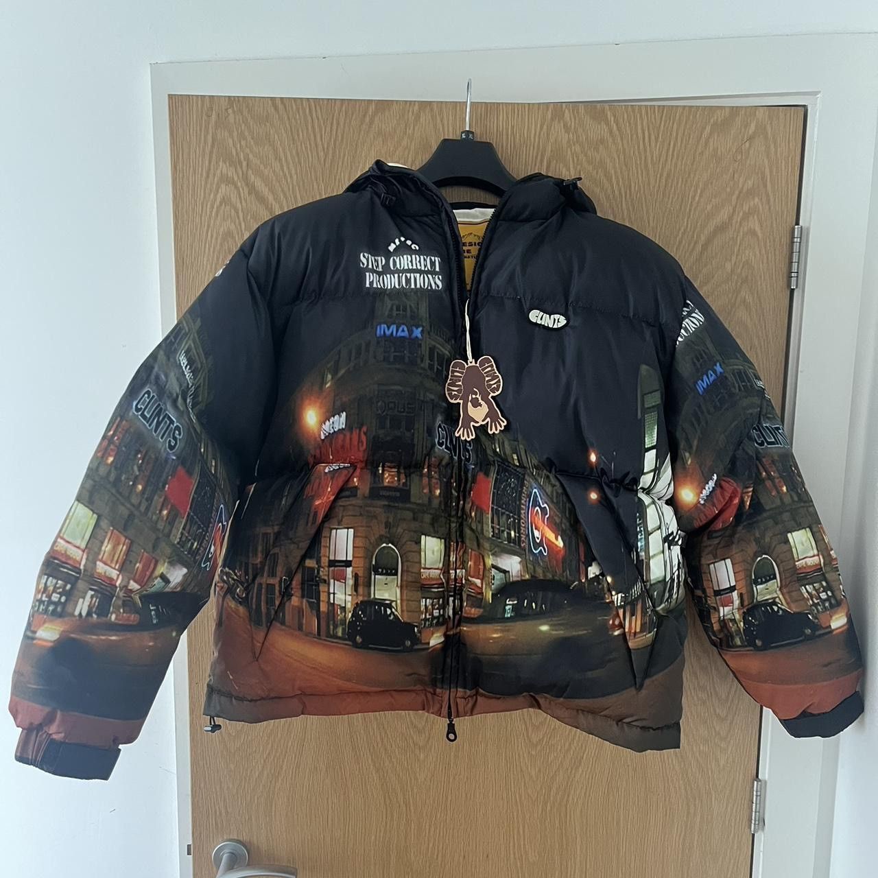 Clints Clints hooded graphic puffer jacket - brand new Size US L / EU 52-54 / 3 - 1 Thumbnail