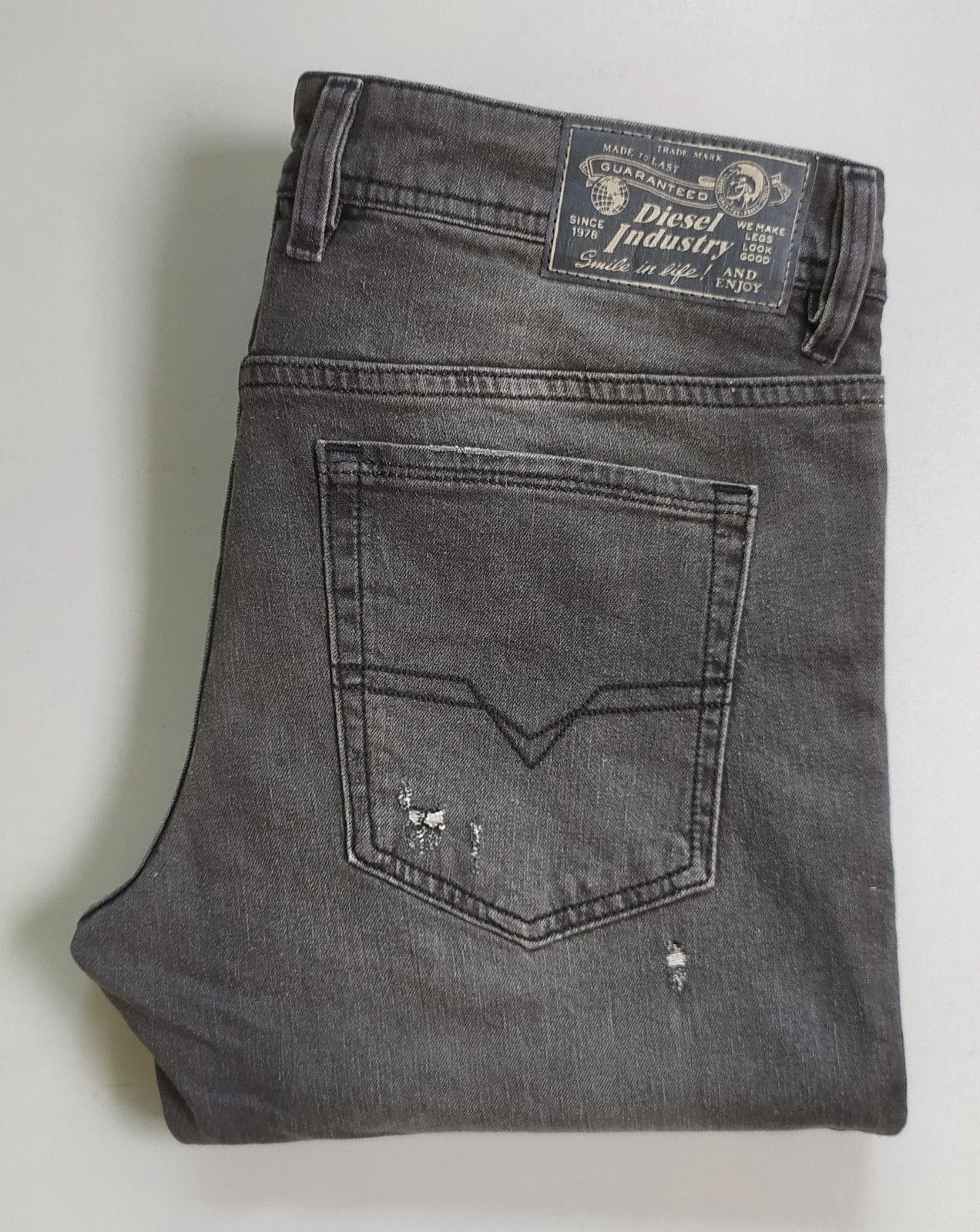 Diesel Diesel TROXER L.32 MENS JEANS SLTP/9994 Size US 34 / EU 50 - 1 Thumbnail