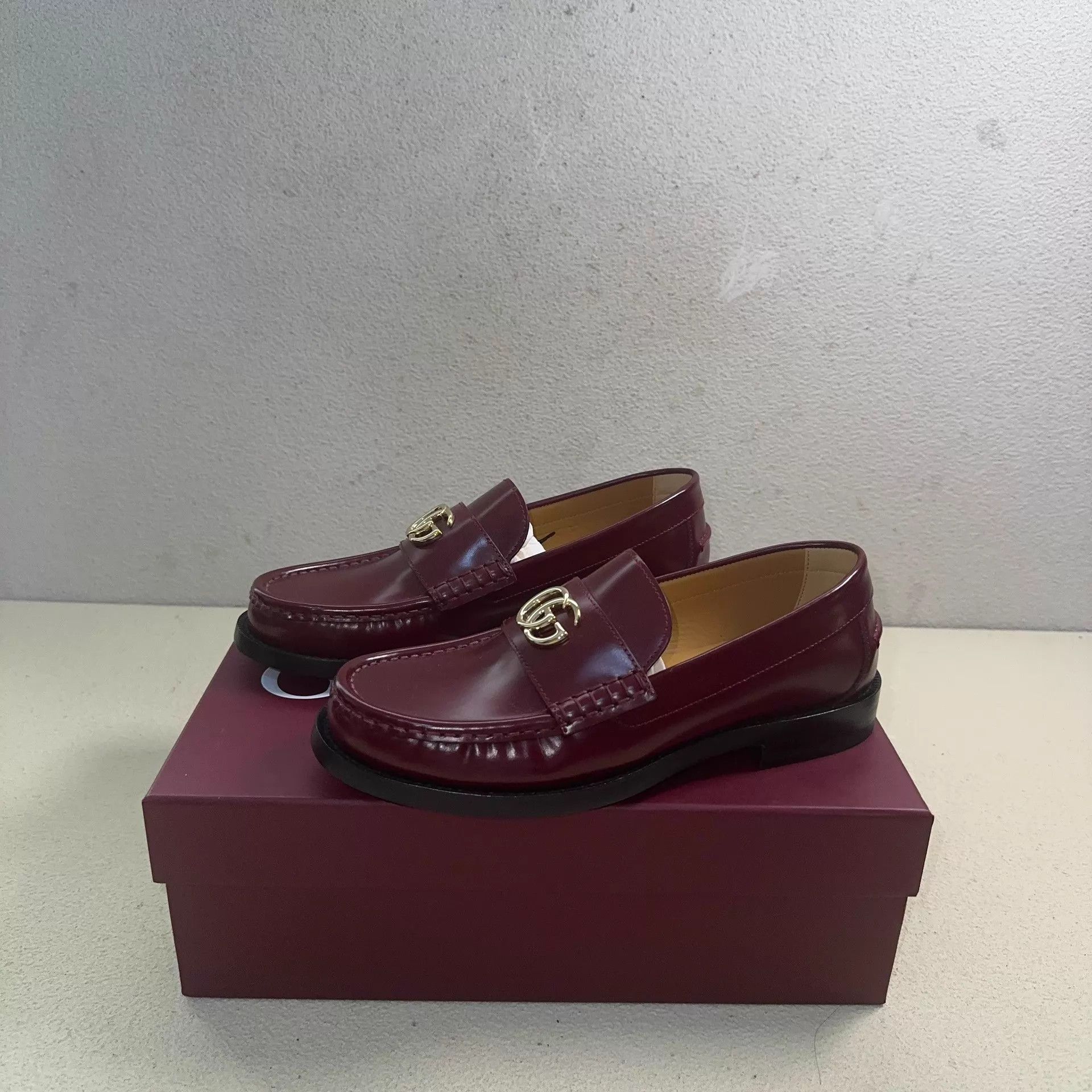 Gucci GUCCI GG Marmont women's deep burgundy low-top loafers Size US 6.5 / IT 36.5 - 1 Thumbnail