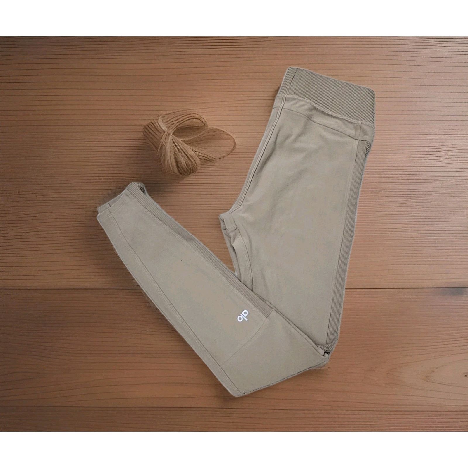 Alo Alo Yoga Washed Alosoft High-Waist Sunday Leggings Cool S Size 25" / US 0 / IT 36 - 8 Thumbnail