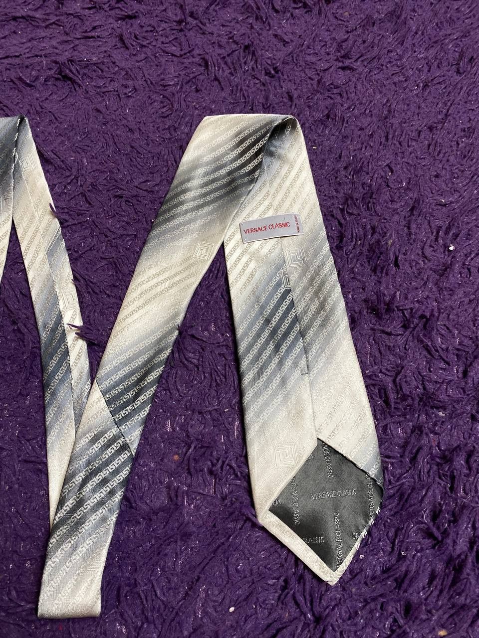 Versace Vintage Versace Silk Tie Made In Italy Size ONE SIZE - 10 Thumbnail