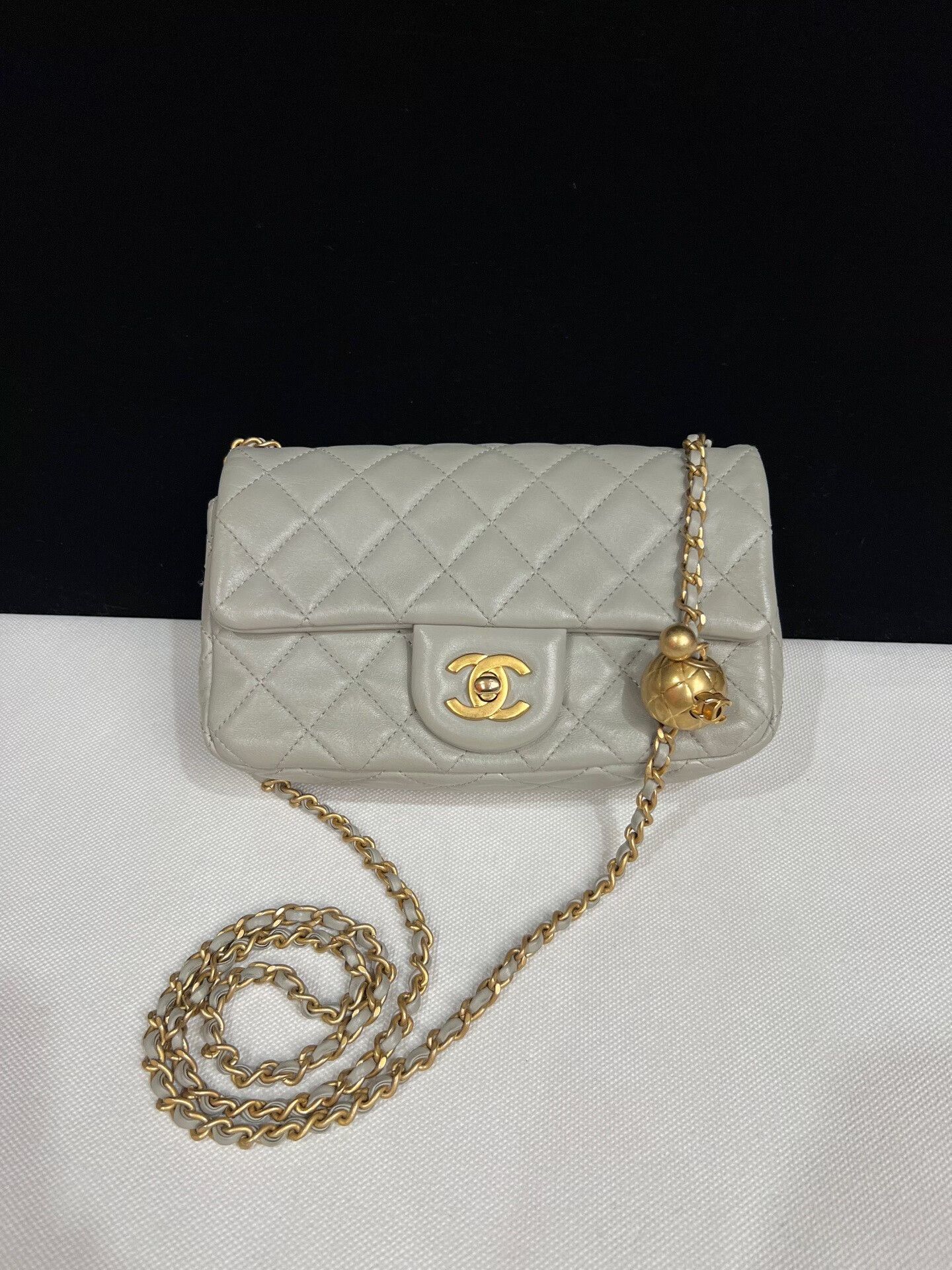 Chanel Pre-loved Bag Very good condition Size ONE SIZE - 1 Thumbnail