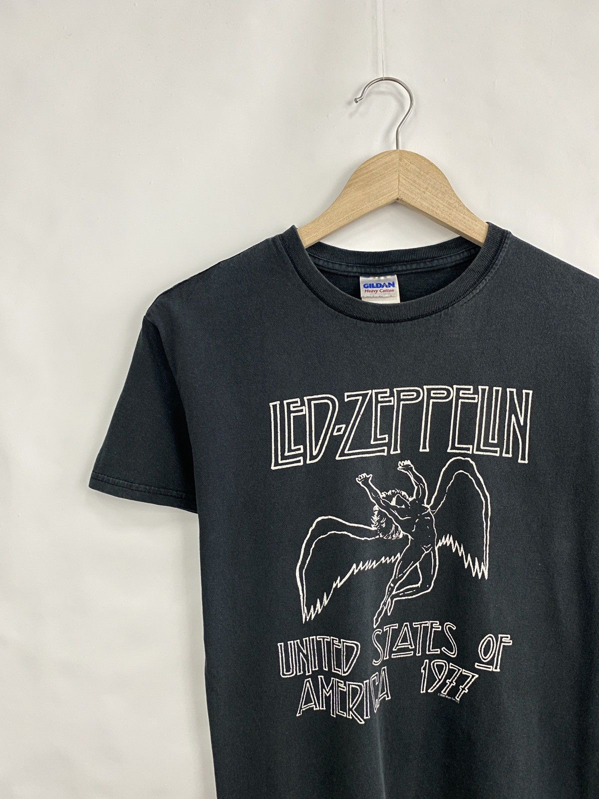 Led Zeppelin Led Zeppelin June 1977 Concert tee Inglewood 2009 print art Size US M / EU 48-50 / 2 - 2 Thumbnail