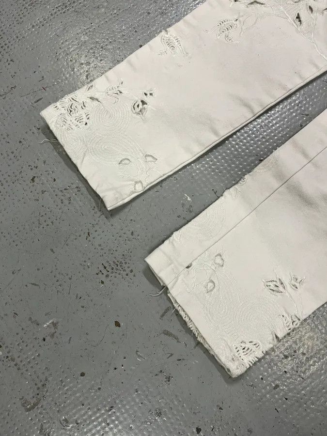Designer × Roberto Cavalli × Vintage 2000s Roberto Cavalli Cowboy Embellished White Pants Size 24" / US 00 / IT 34 - 5 Thumbnail