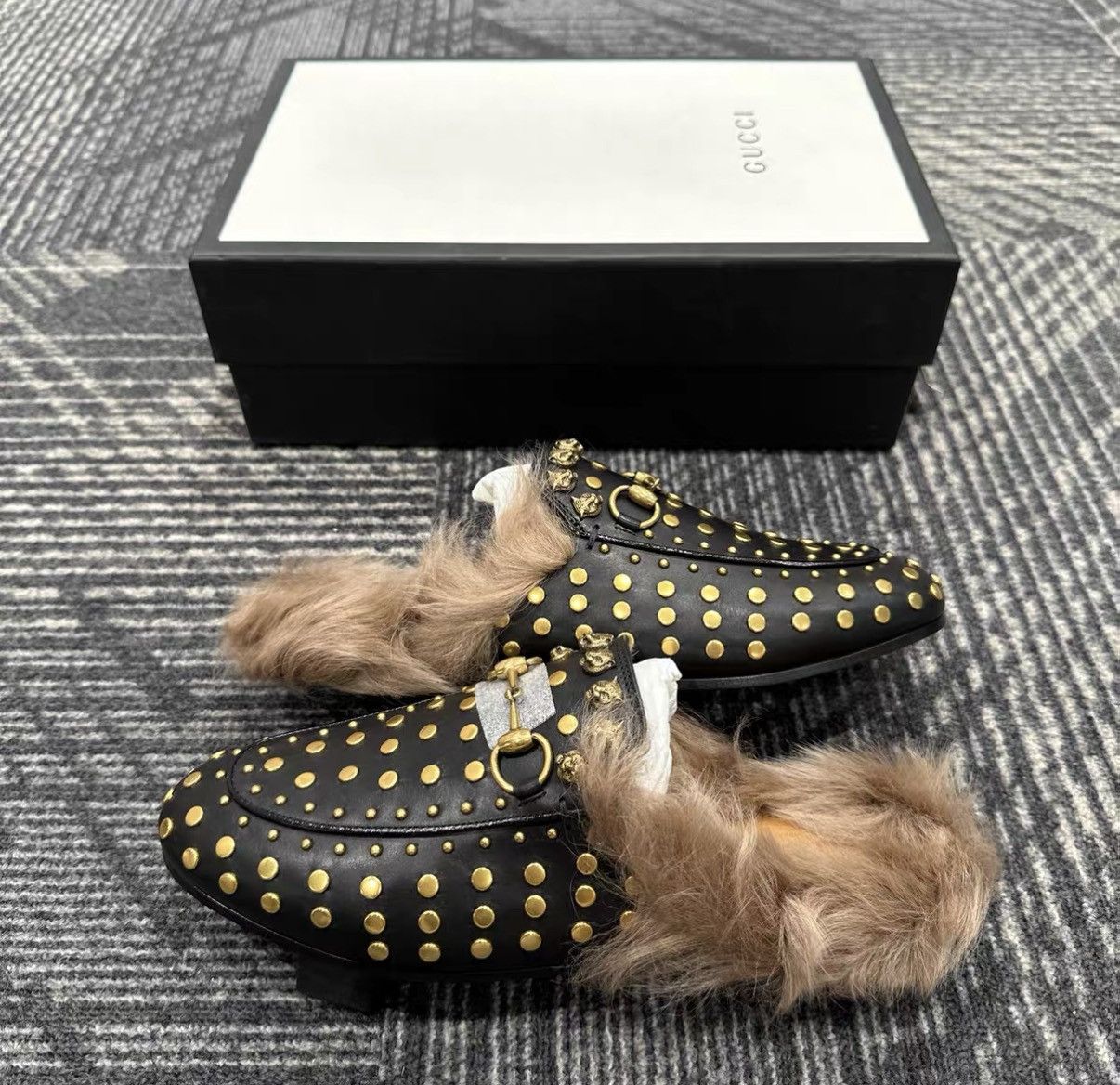 Gucci Gucci Studded Fur Slide J42 Size US 6.5 / IT 36.5 - 4 Thumbnail