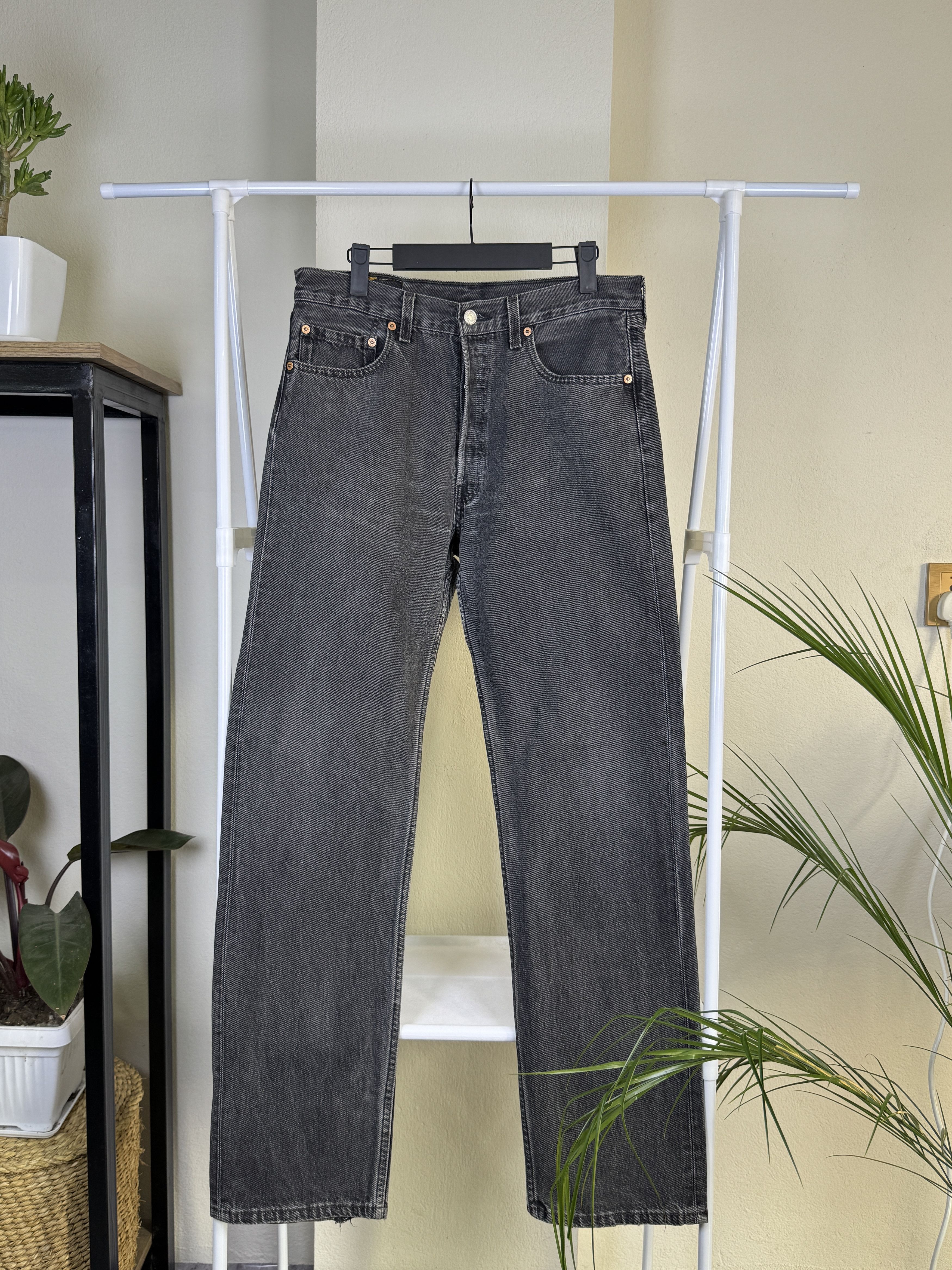 Levi's Levis 501 Jeans 33x32 Made in USA in 1996 Size US 33 - 2 Thumbnail