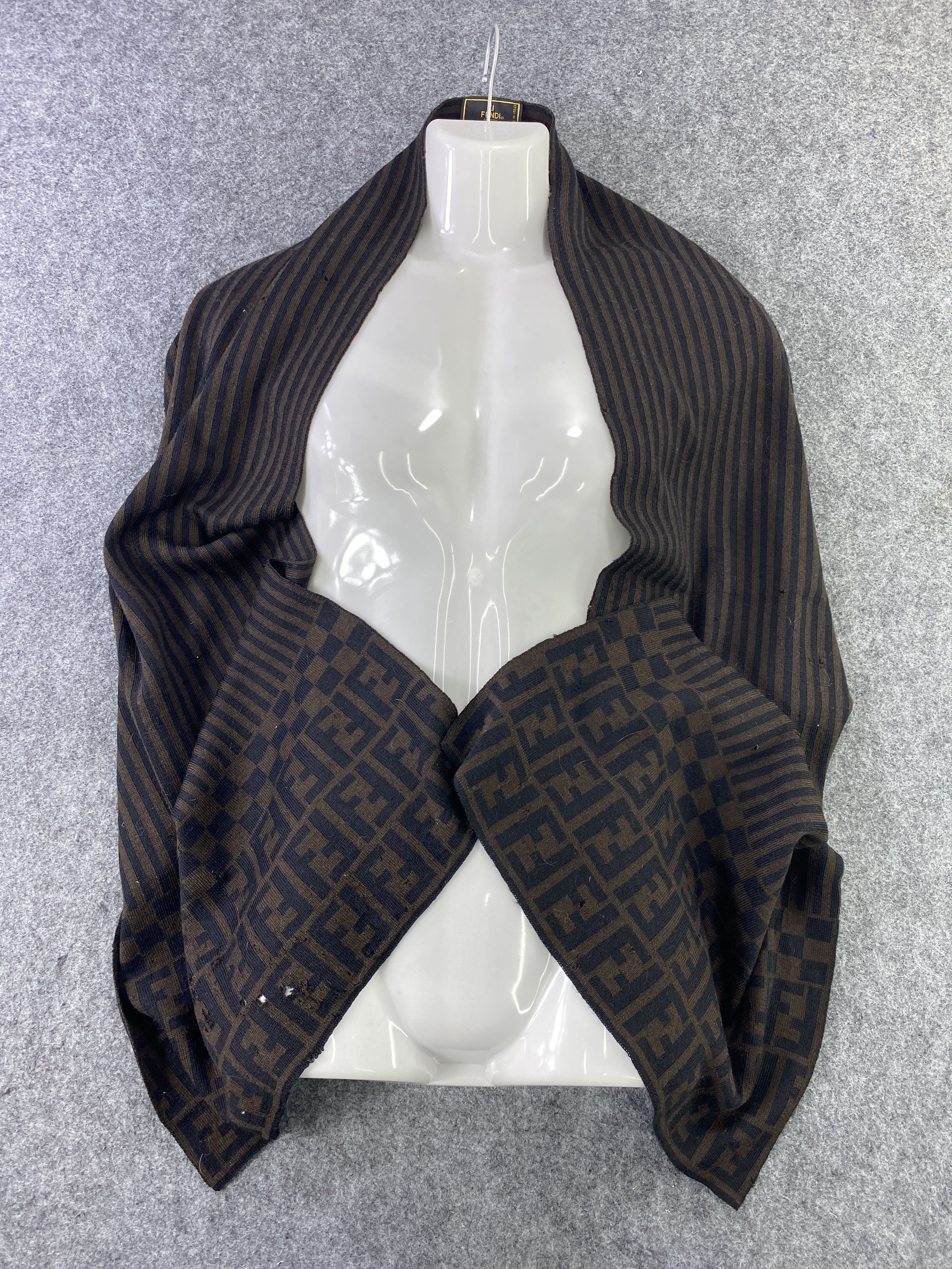 Fendi Fendi Scarf/Muffler/Neckwear-T395 Size ONE SIZE - 1 Thumbnail